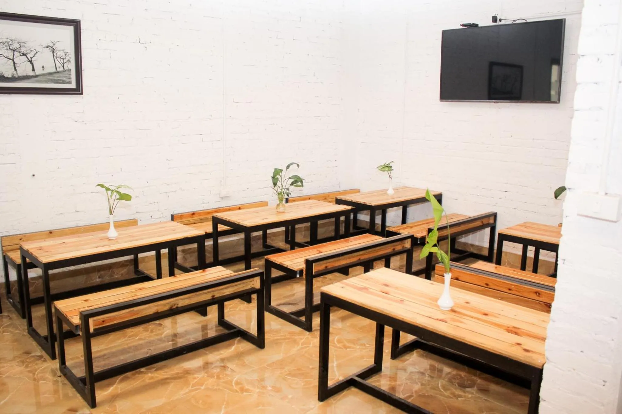 Seating area in AROMA Ha Long Hotel