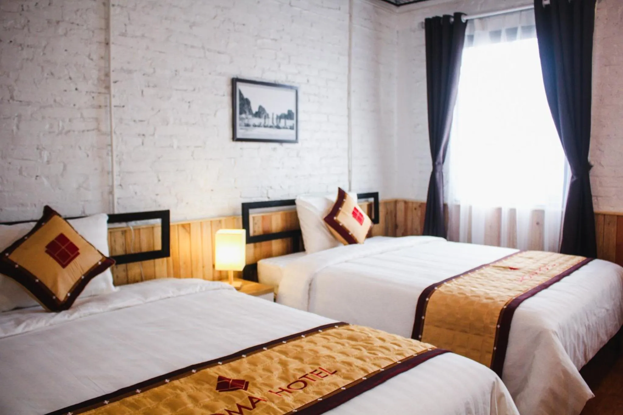 Bedroom, Bed in AROMA Ha Long Hotel