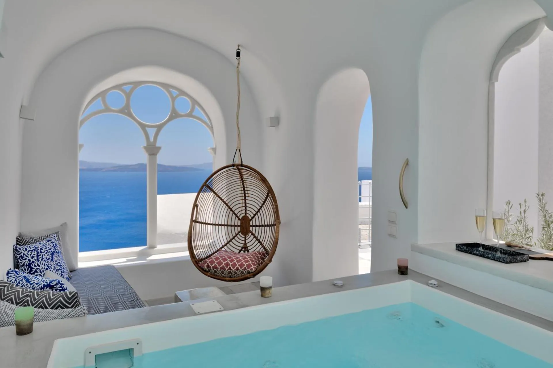 Hot Tub in Namaste Suites by Oias Local Cavehouses