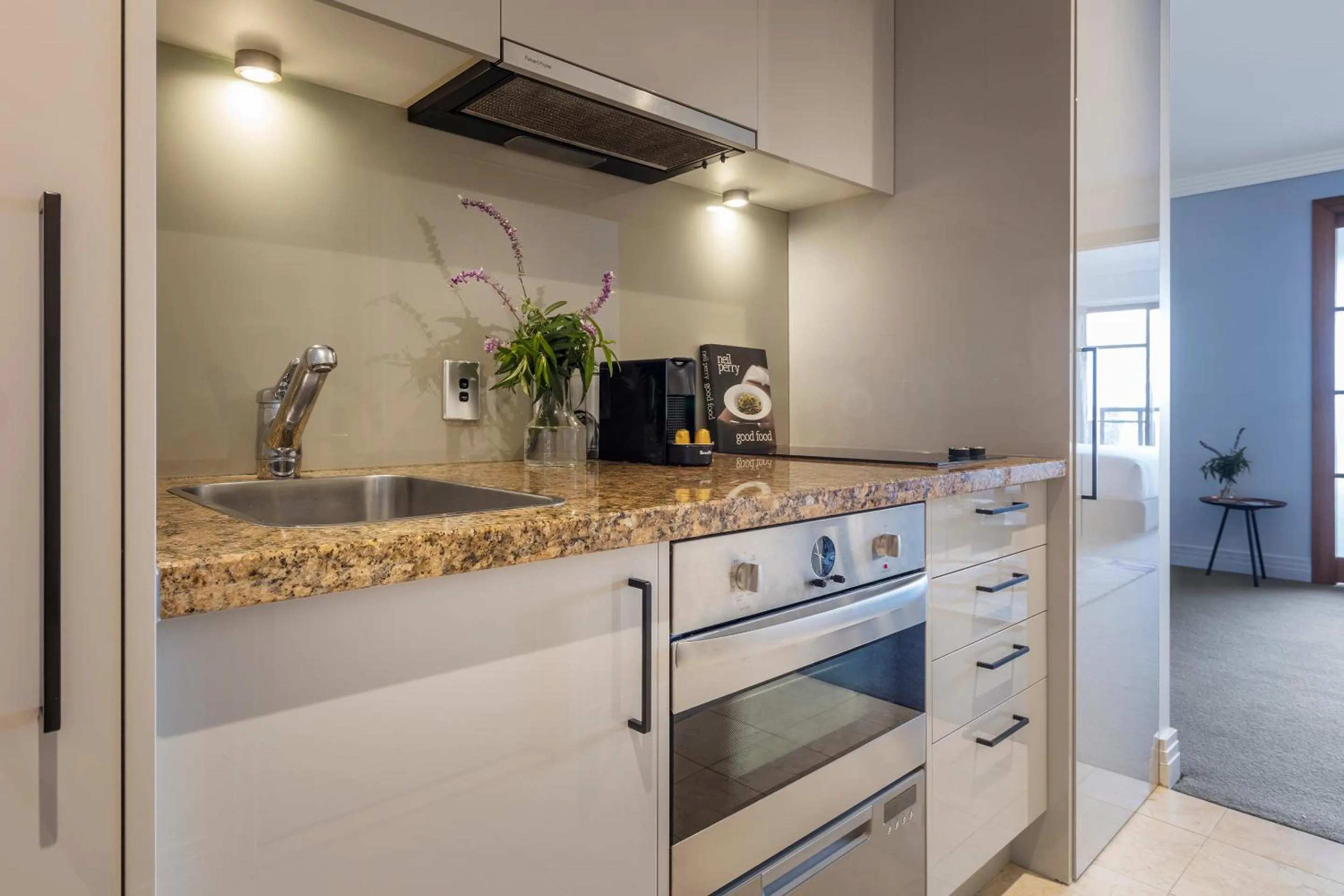 Coffee/tea facilities in Avani Metropolis Auckland Residences