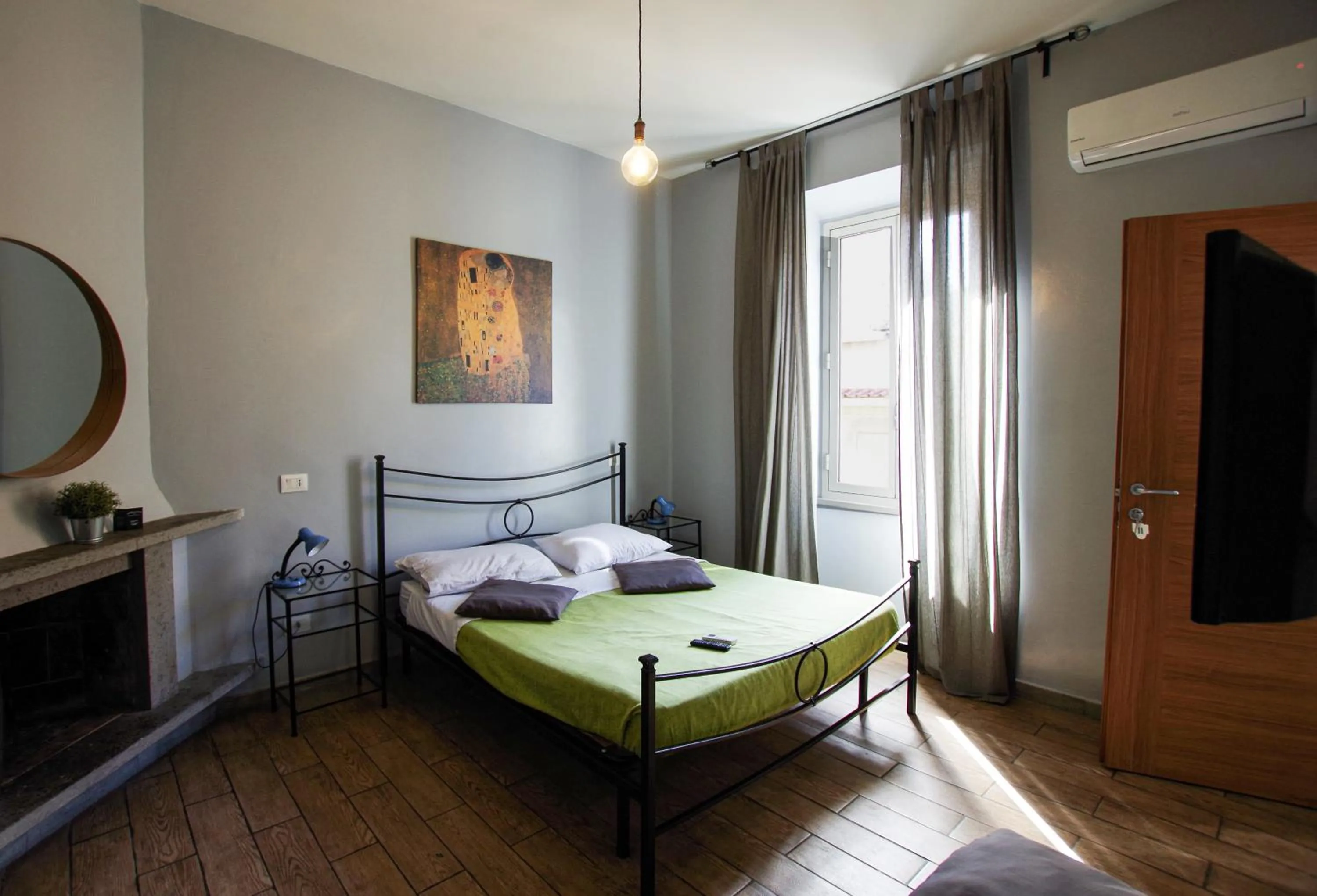 Bed in Old Bakery Rome GuestHouse