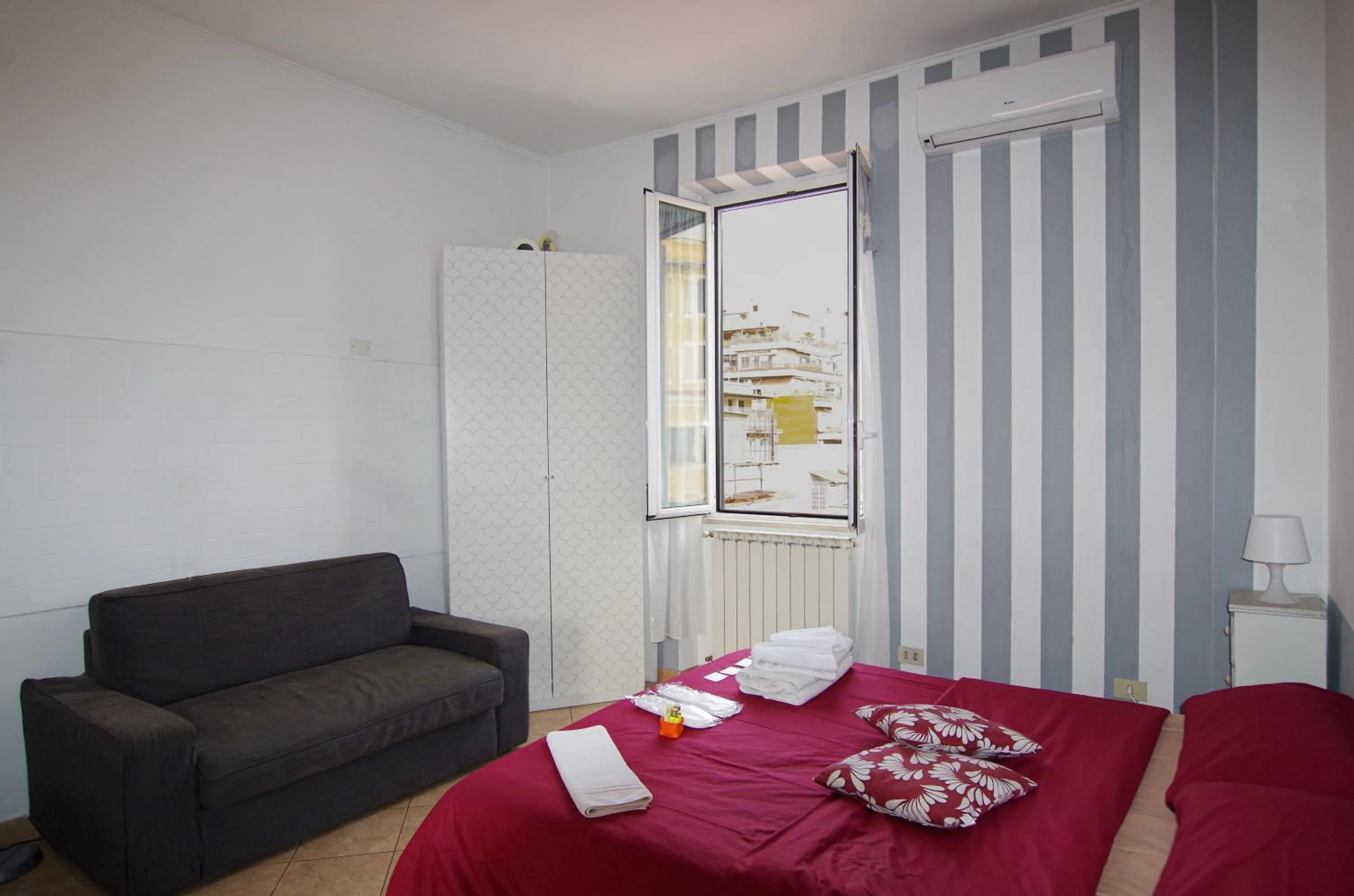 Bed in Old Bakery Rome GuestHouse