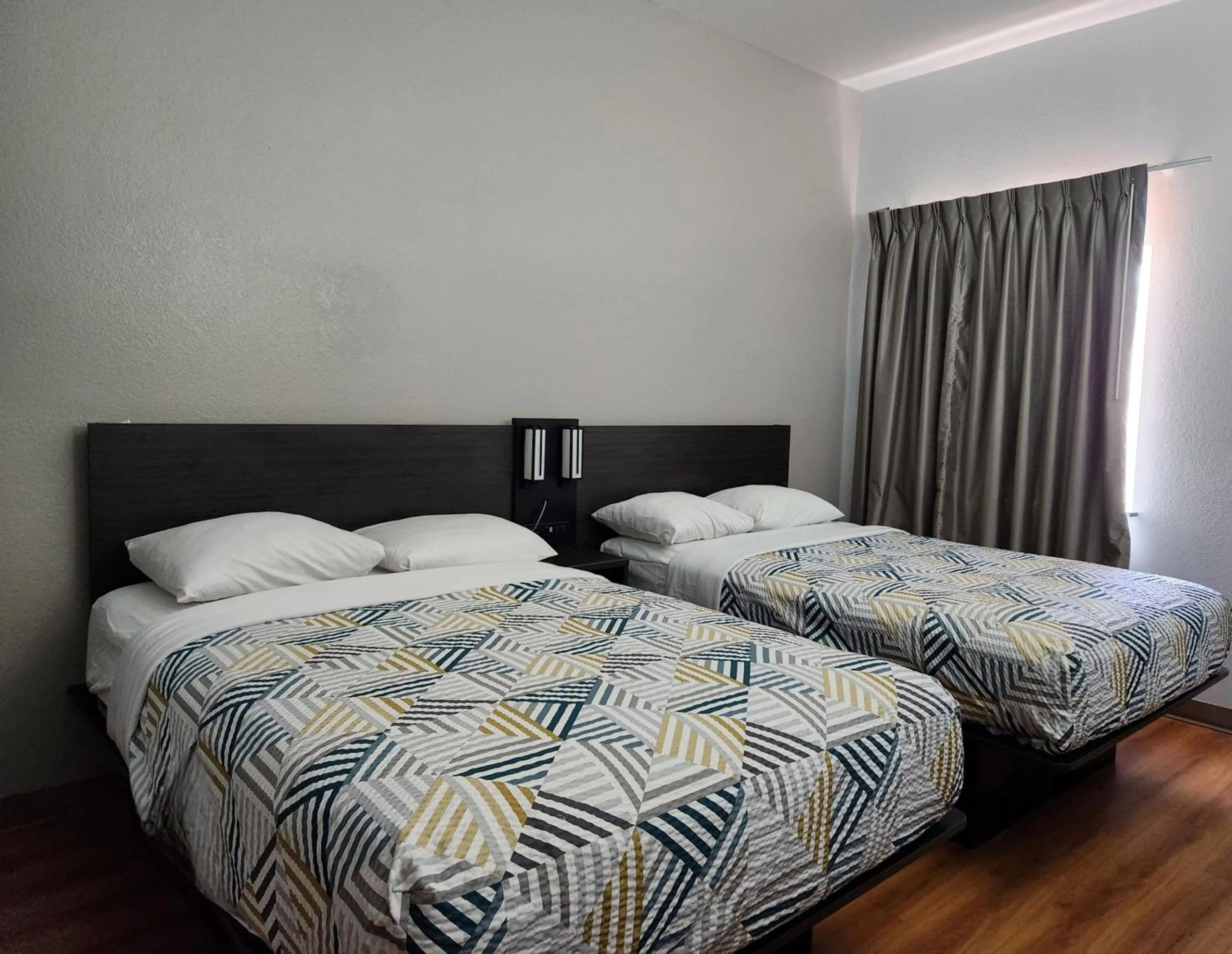 Bedroom, Bed in Baymont by Wyndham San Antonio Airport