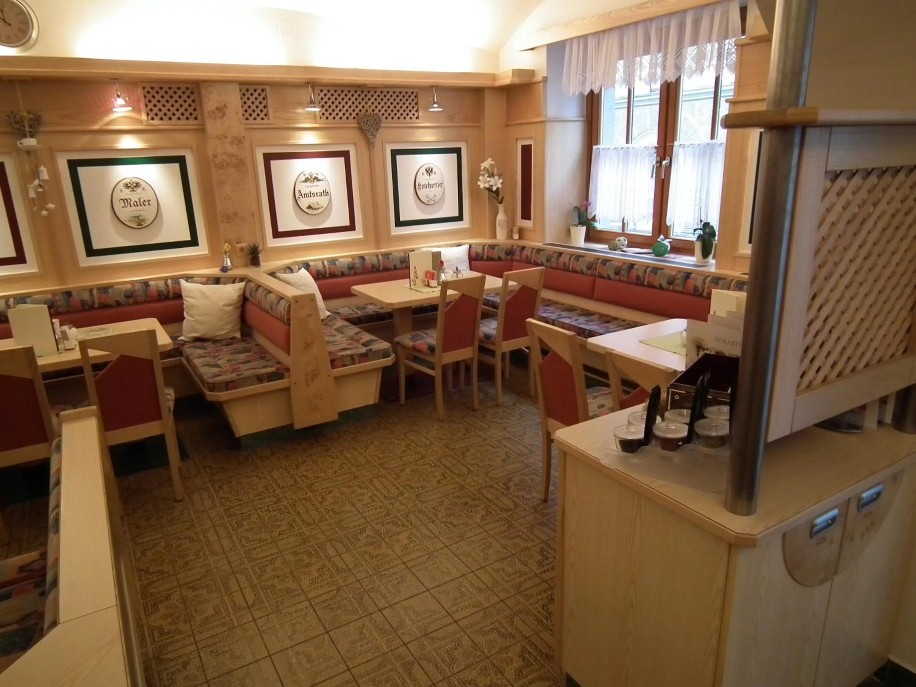 Restaurant/places to eat in Hotel die Traube