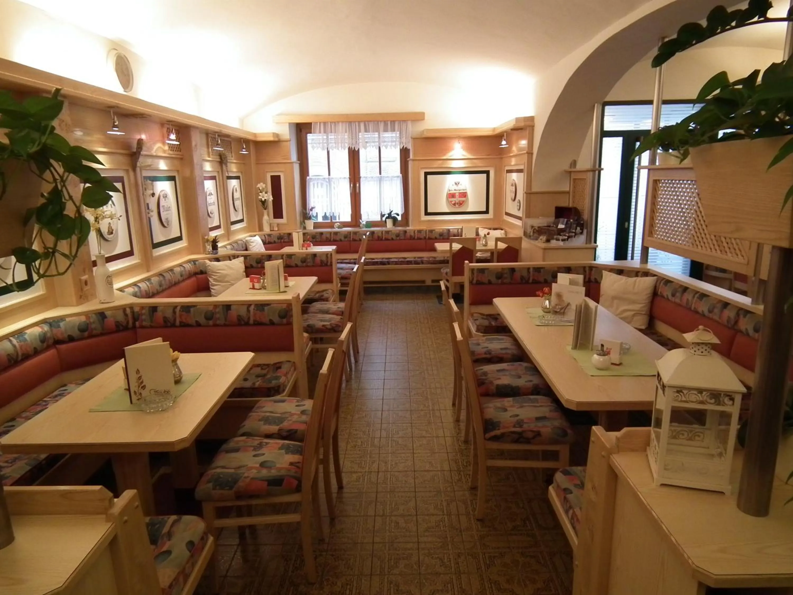 Restaurant/places to eat in Hotel die Traube