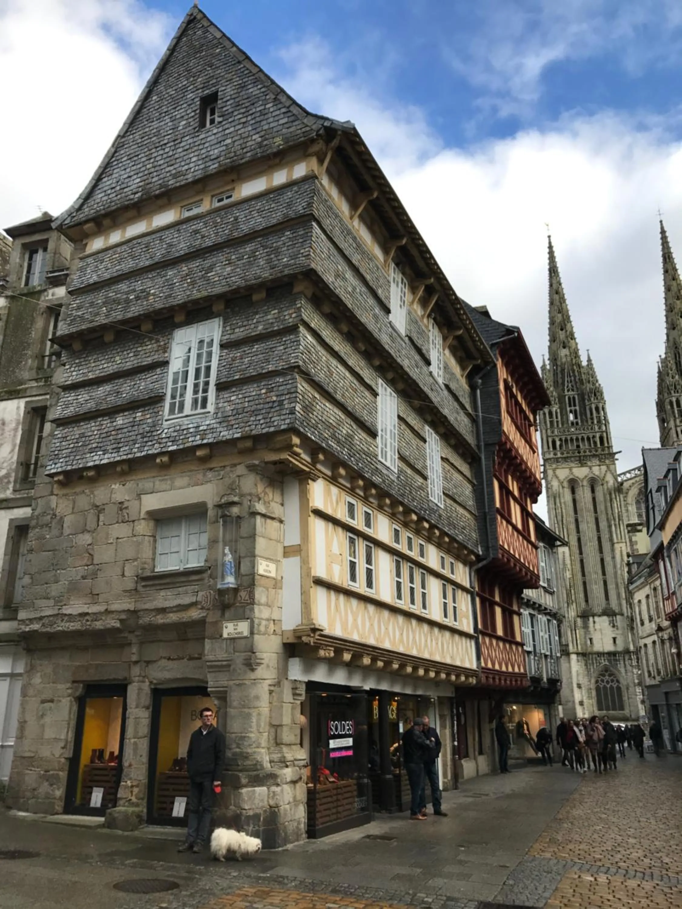 Shopping Area in Maison Boulvern