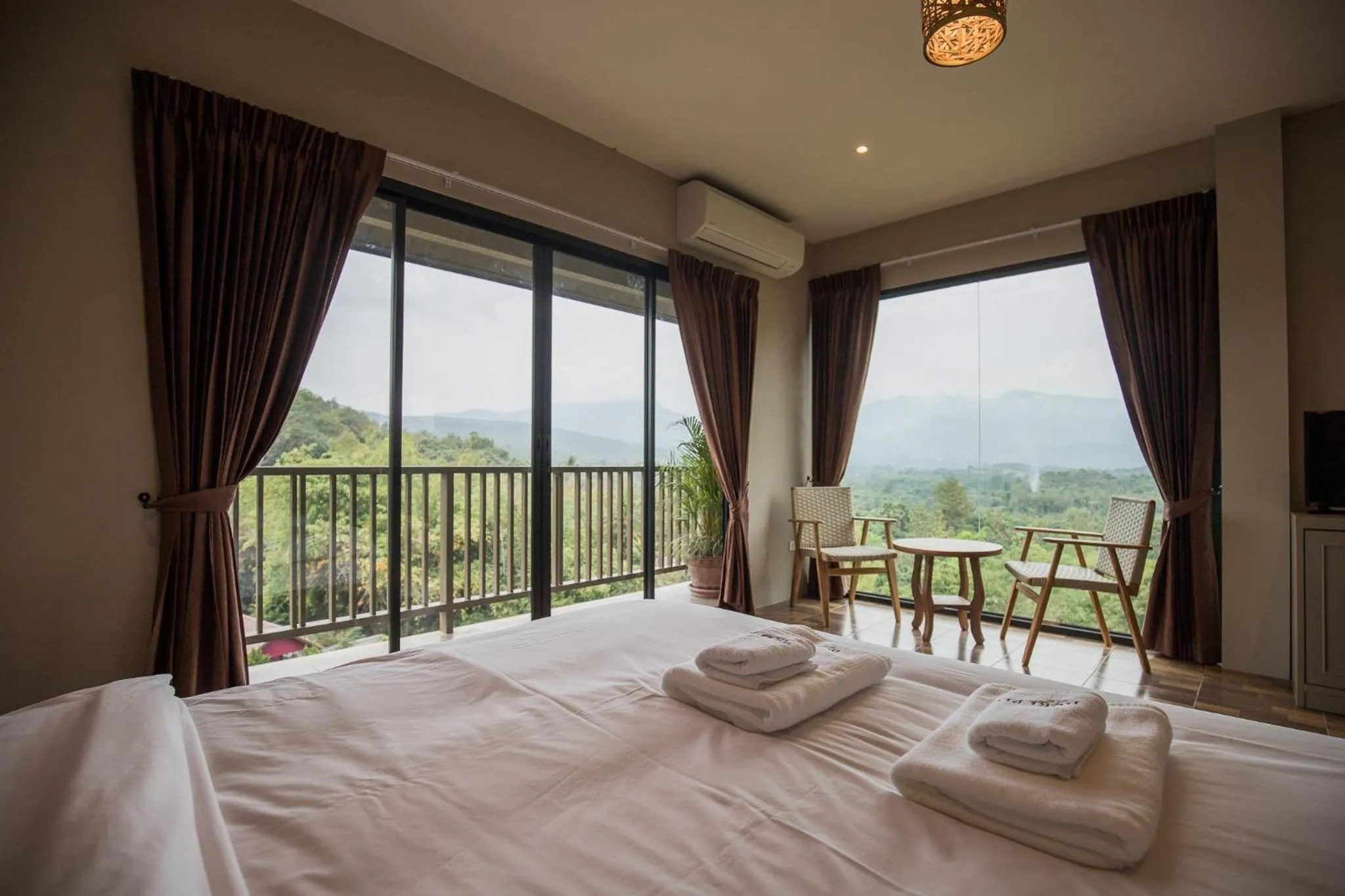 Bed in Thanburi resort