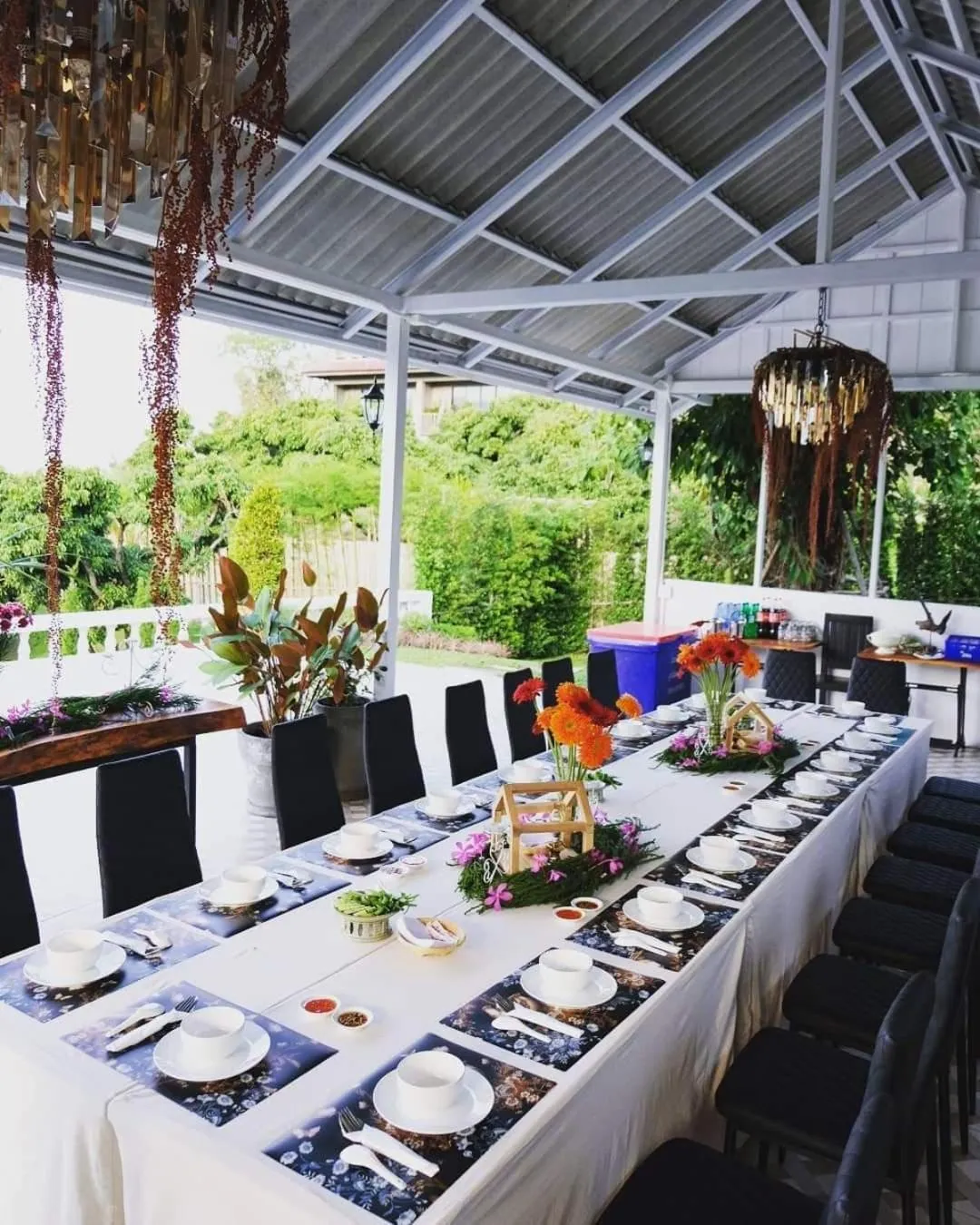 Text overlay in Thanburi resort