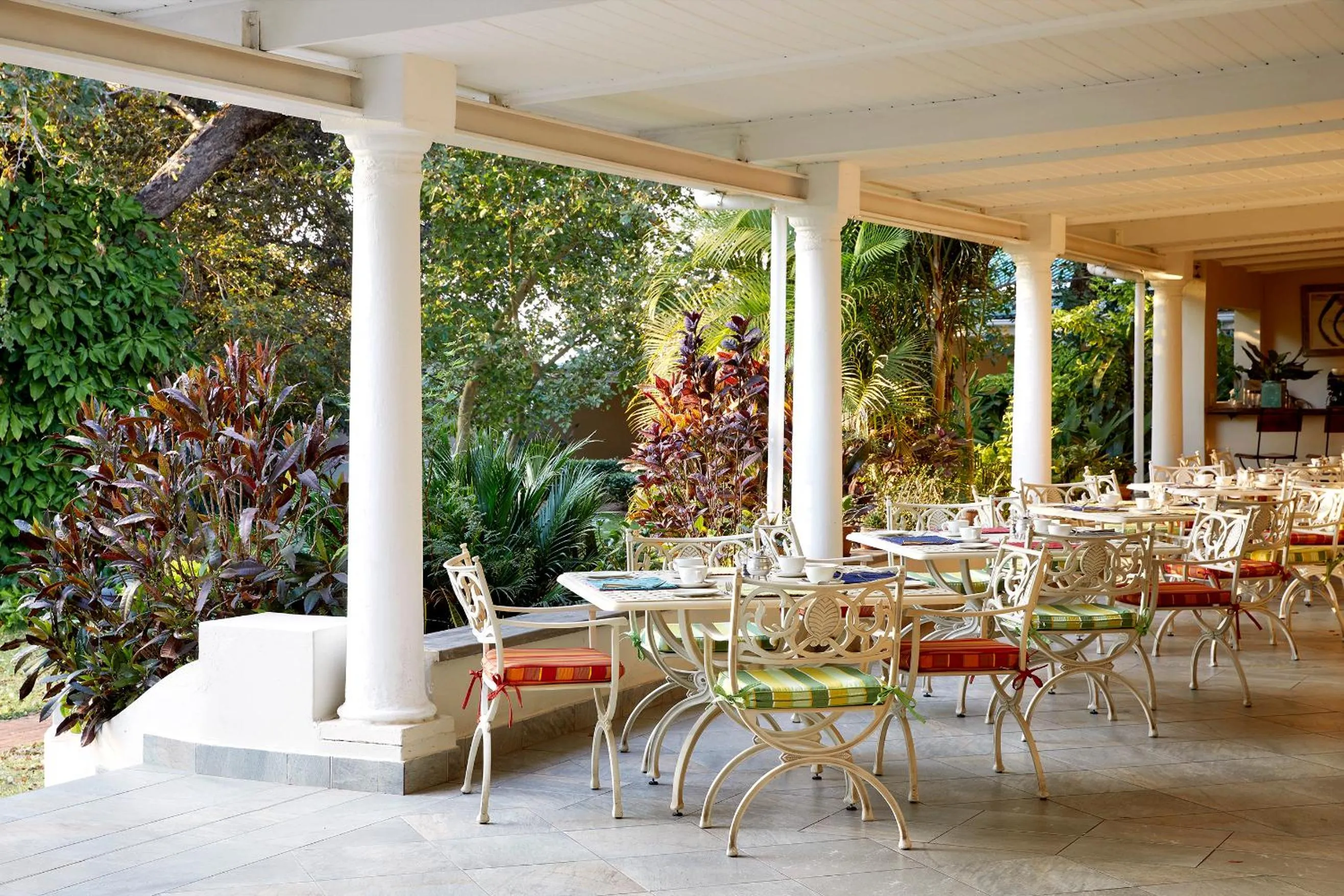 Restaurant/places to eat in Batonka Guest Lodge