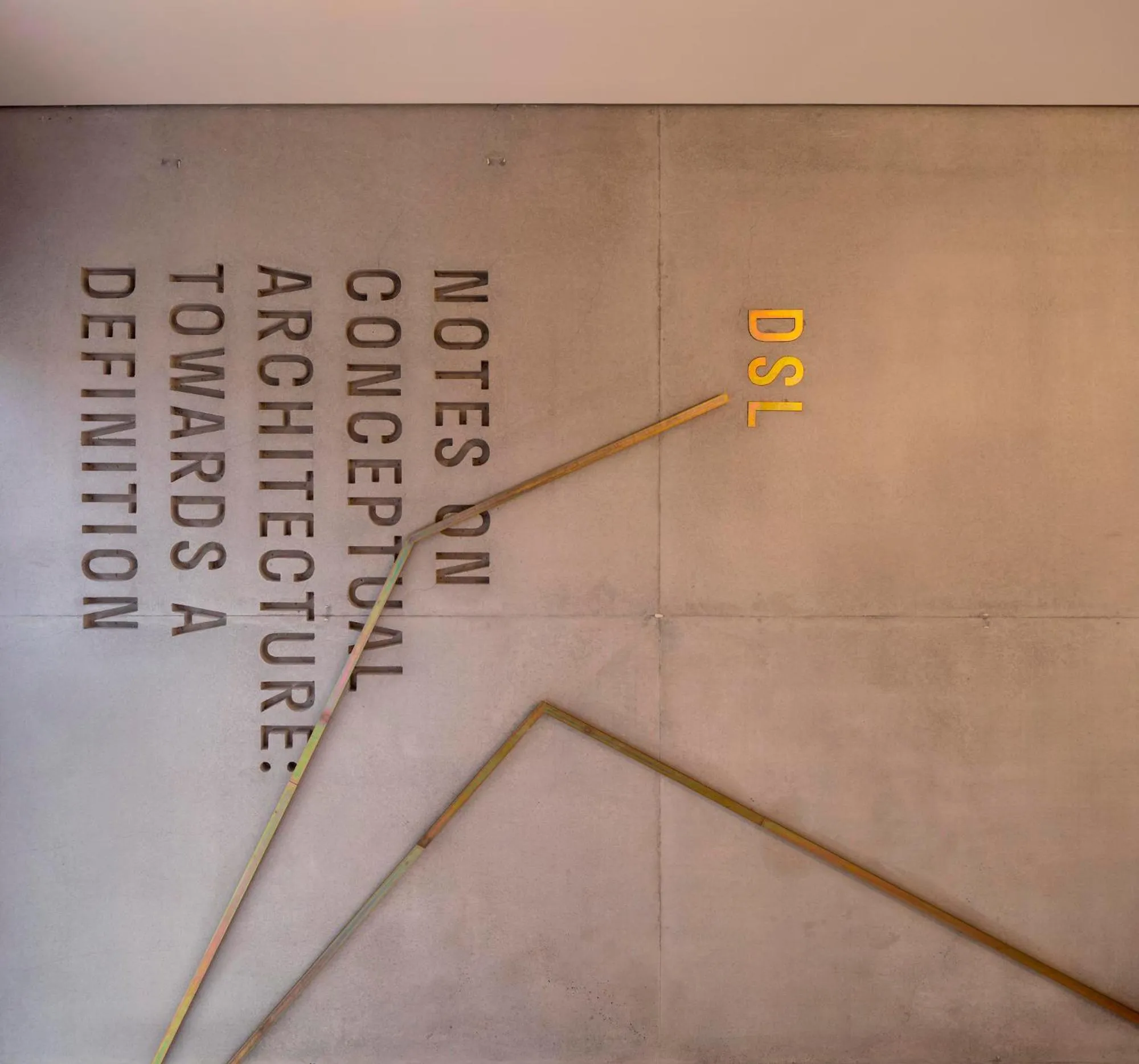 Text overlay in Hotel Tipografia do Conto by Casa do Conto