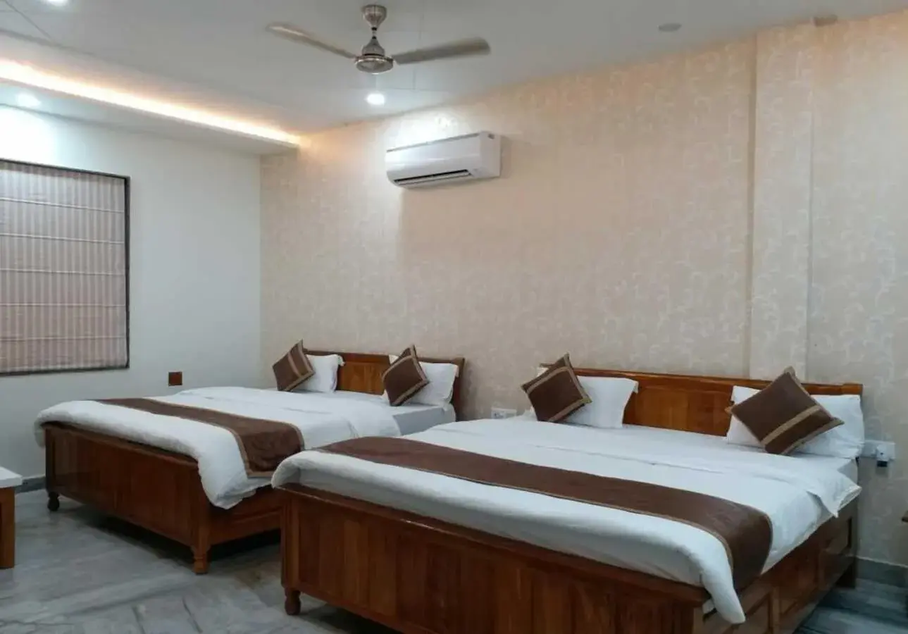 Deluxe Double or Twin Room in Vandana Residency Deluxe Double or Twin Room in Vandana Residency