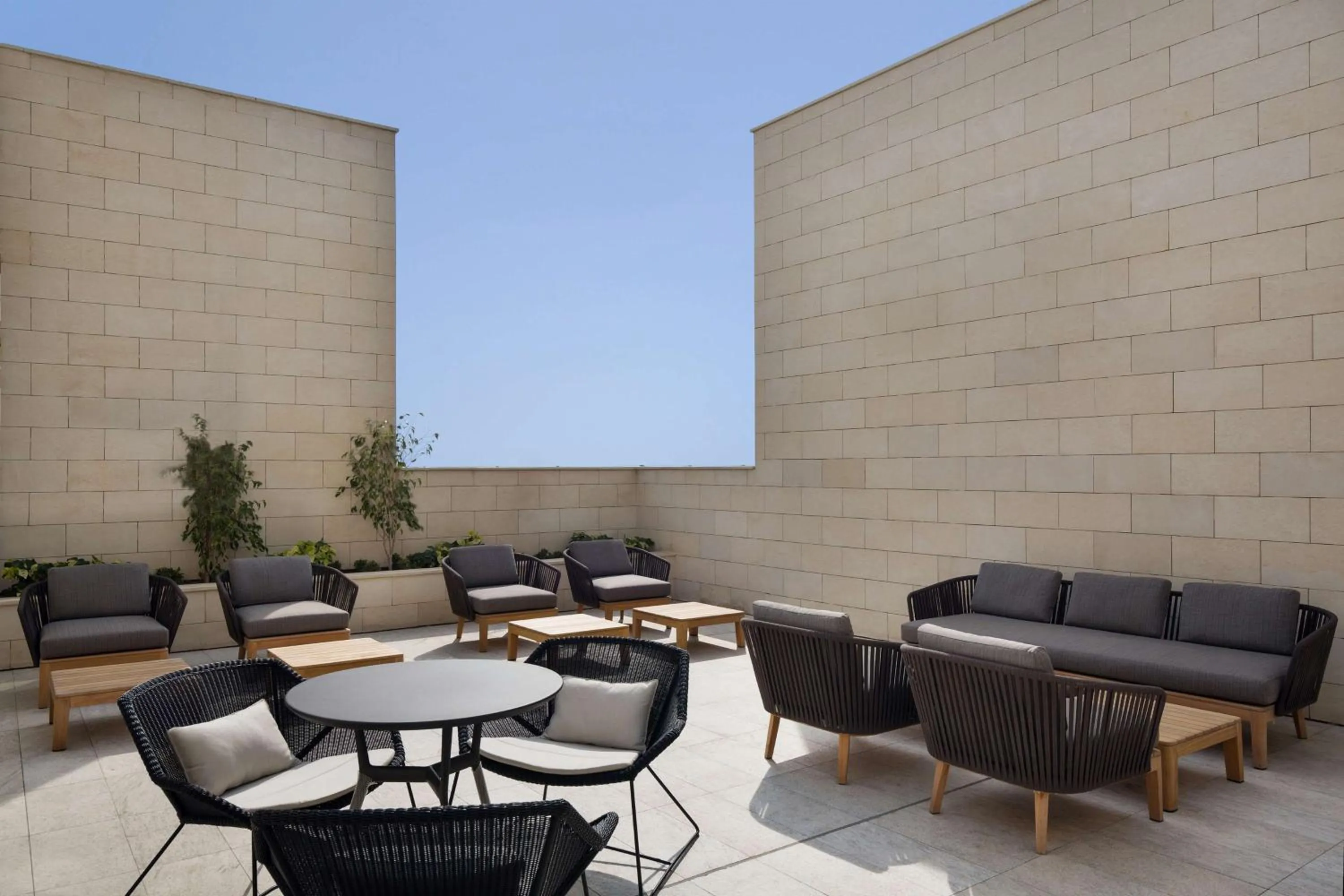 Swimming pool in Hyatt House Jeddah Sari Street