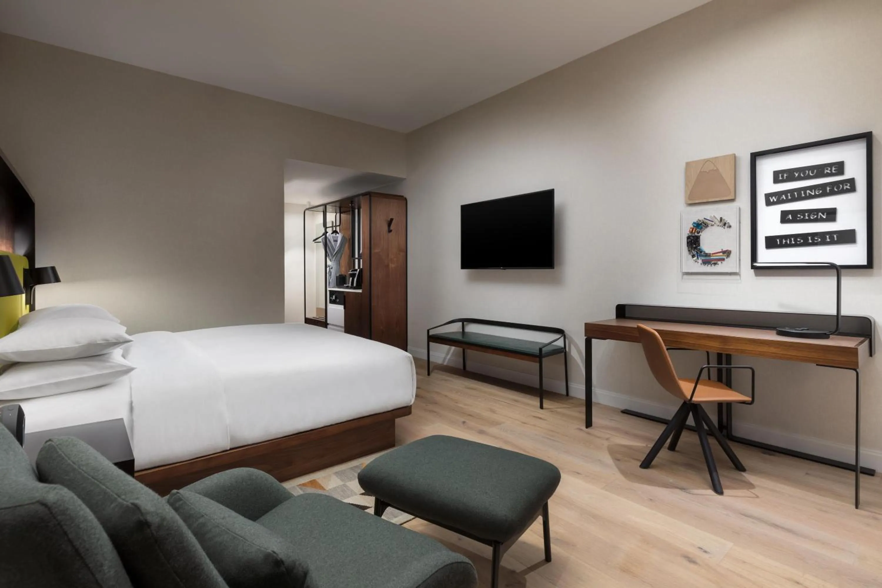 Bedroom, Bed in Hyatt Centric Mountain View