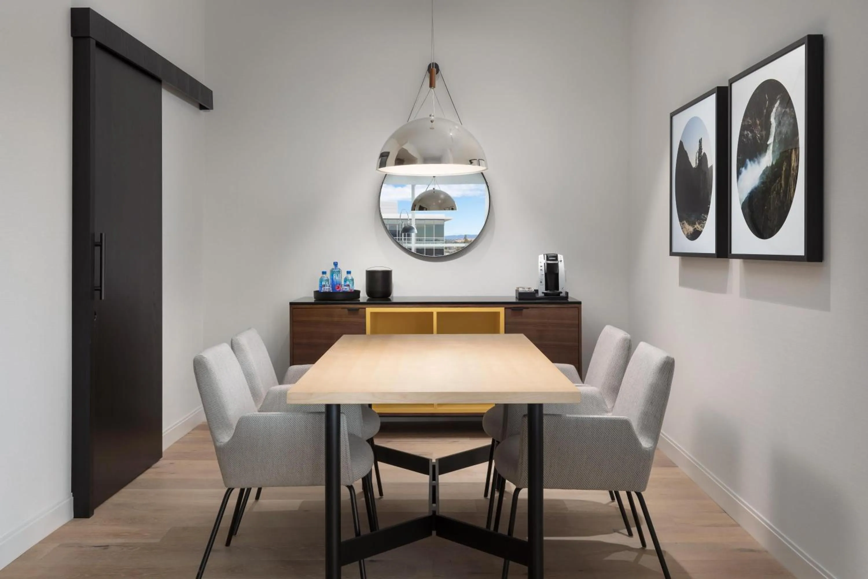 Photo of the whole room in Hyatt Centric Mountain View