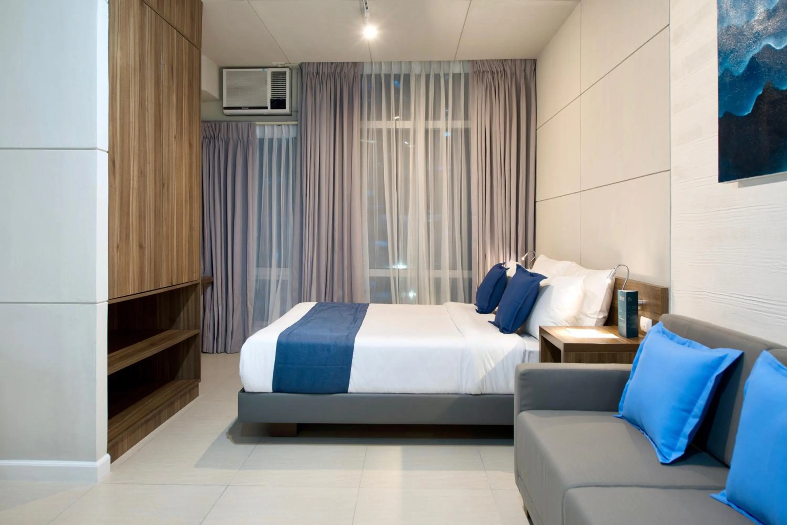 Photo of the whole room, Bed in The Sphere Serviced Residences Managed by HII