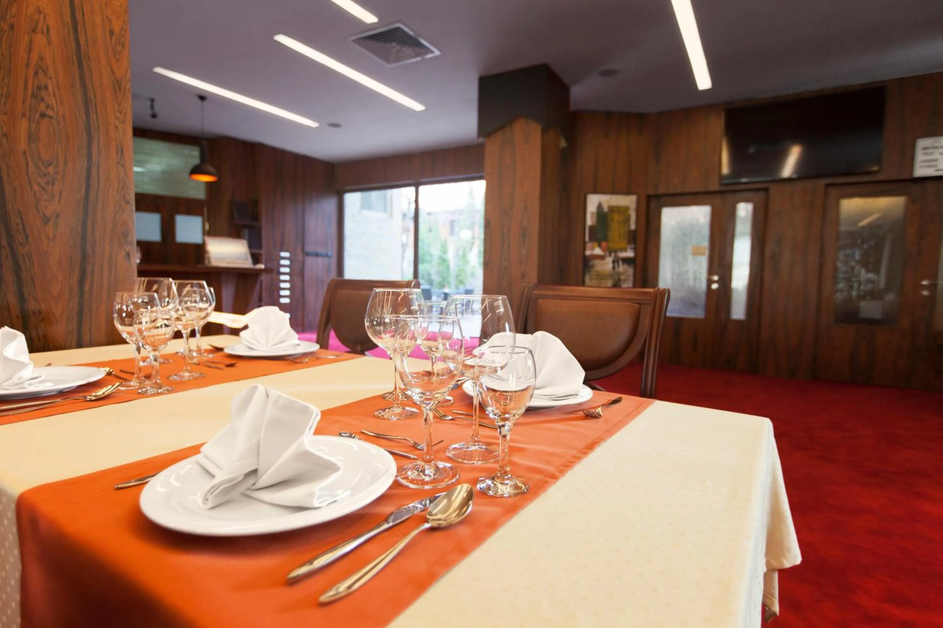 Restaurant/places to eat in Hotel Afa