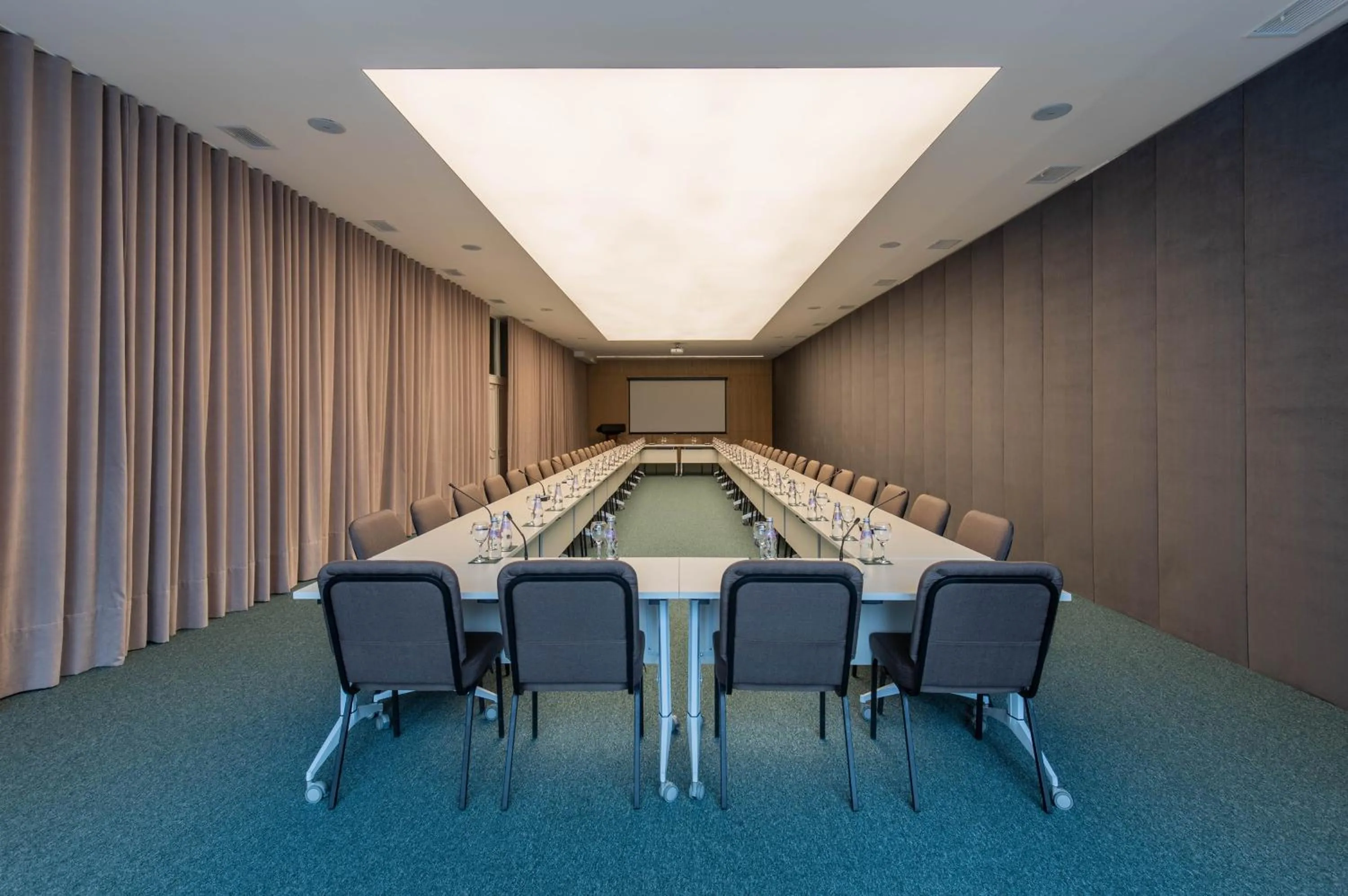 Business facilities in Hotel Afa