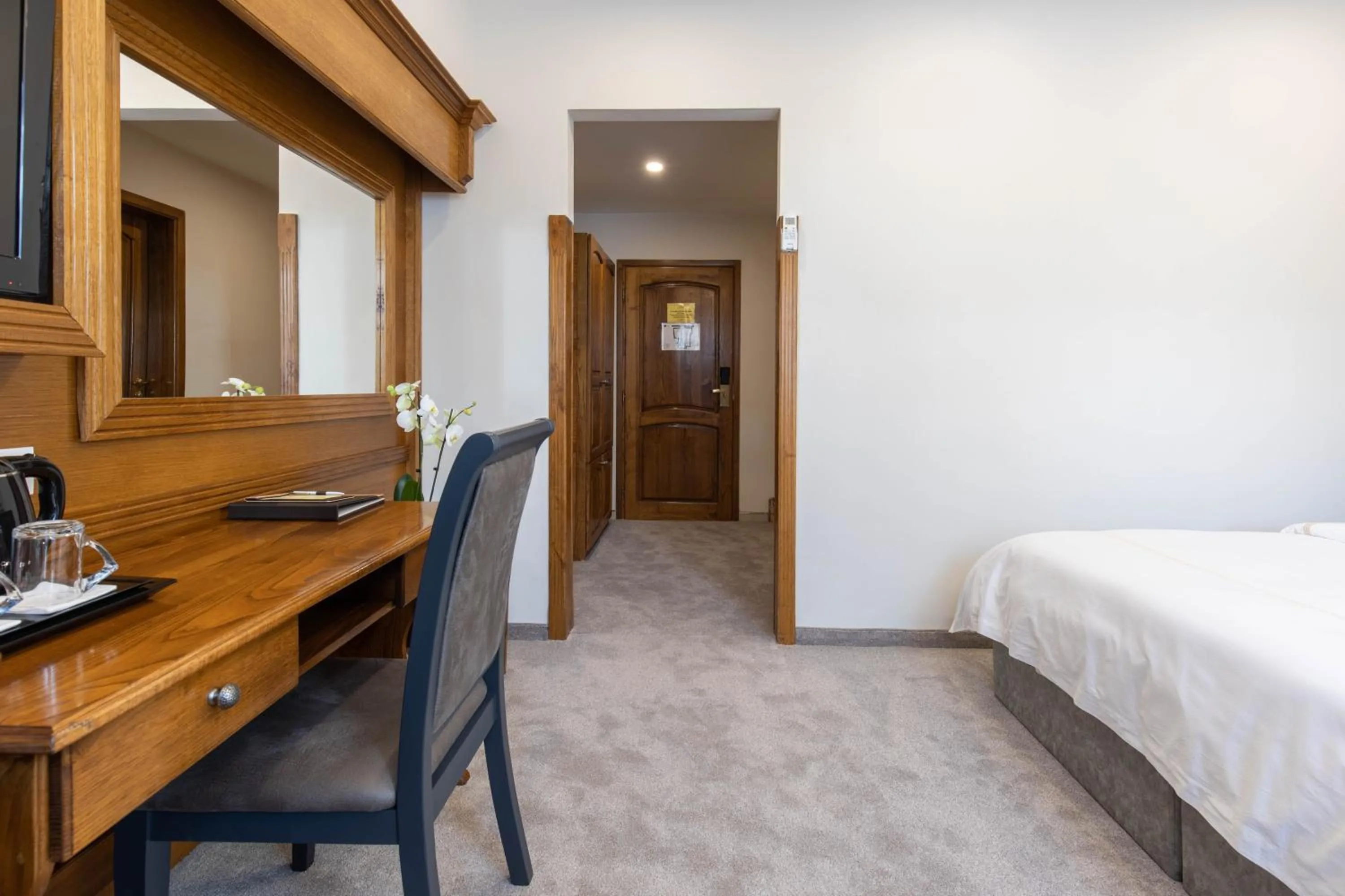 TV and multimedia, Bed in Hotel Afa