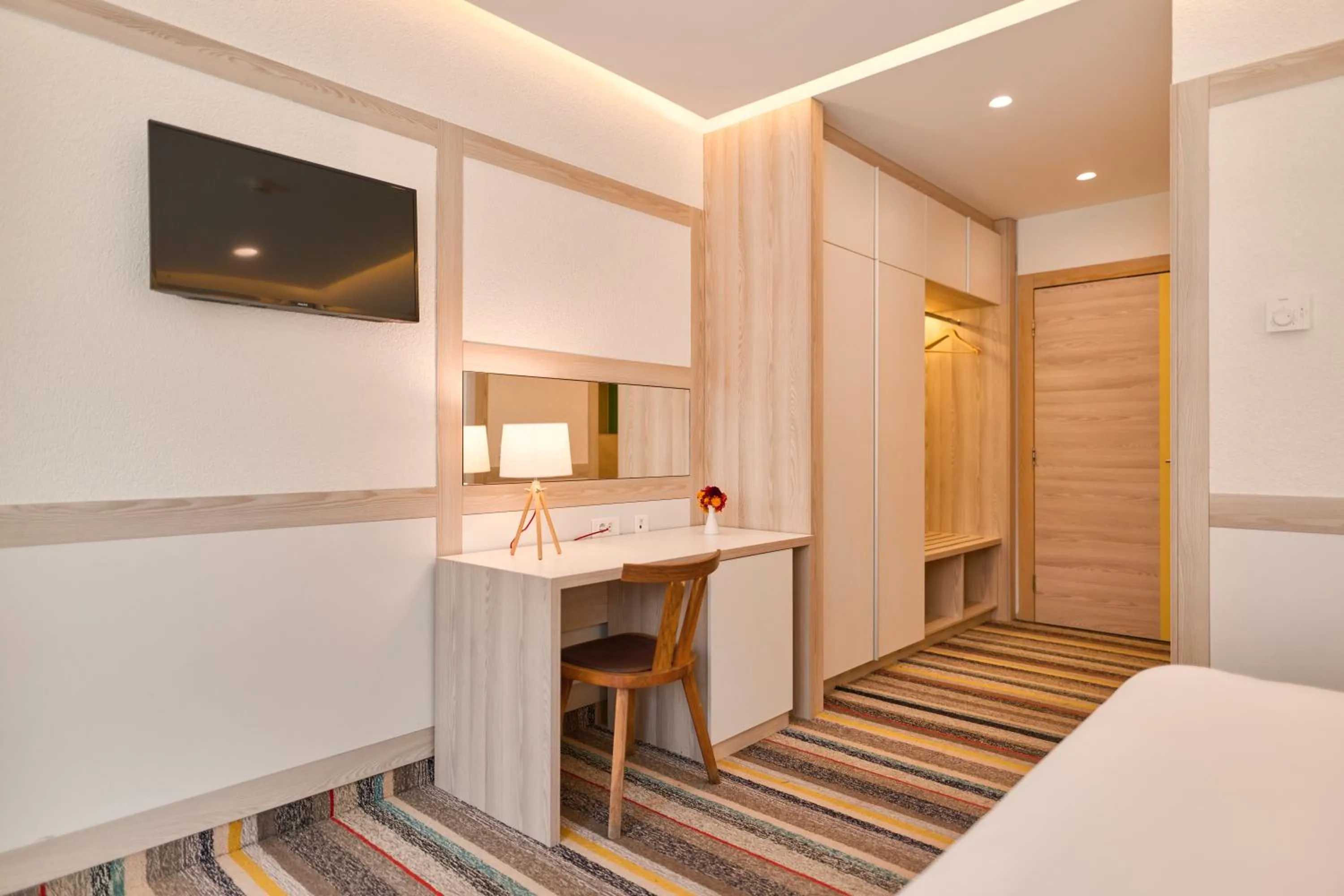 Living room, Bed in Hotel Han Bjelašnica