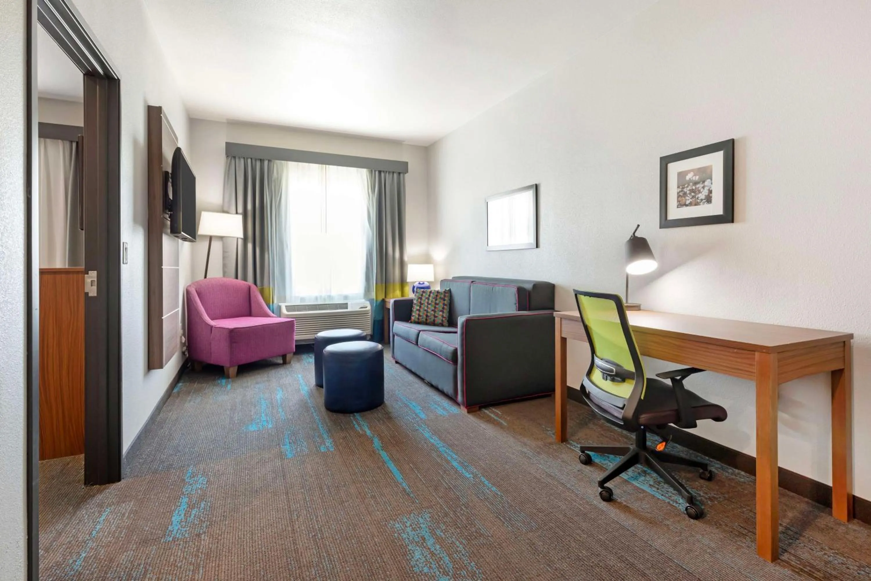 Photo of the whole room, Bed in Best Western Plus Medical Center