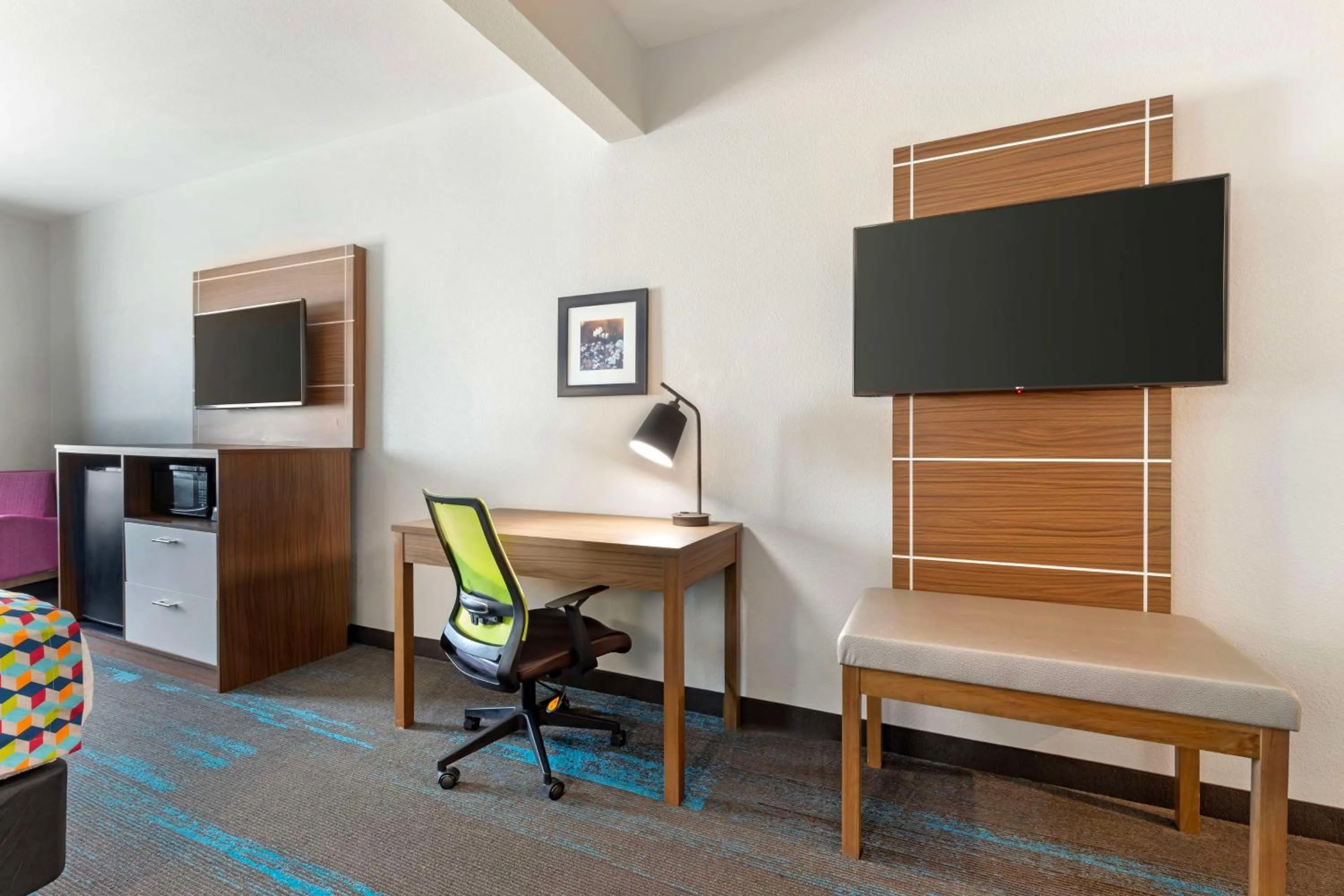 Photo of the whole room in Best Western Plus Medical Center