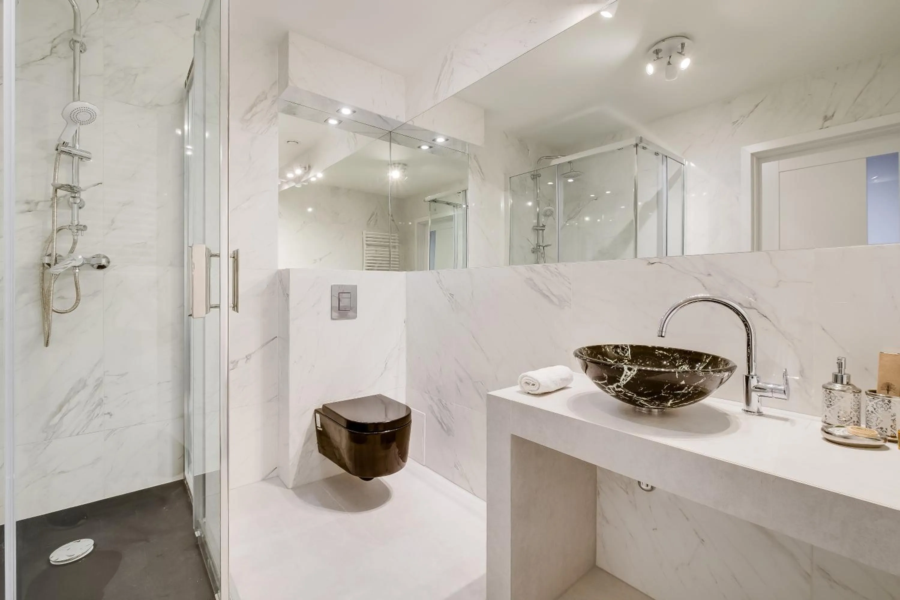 Shower in SAVOY Mariacka Apartments