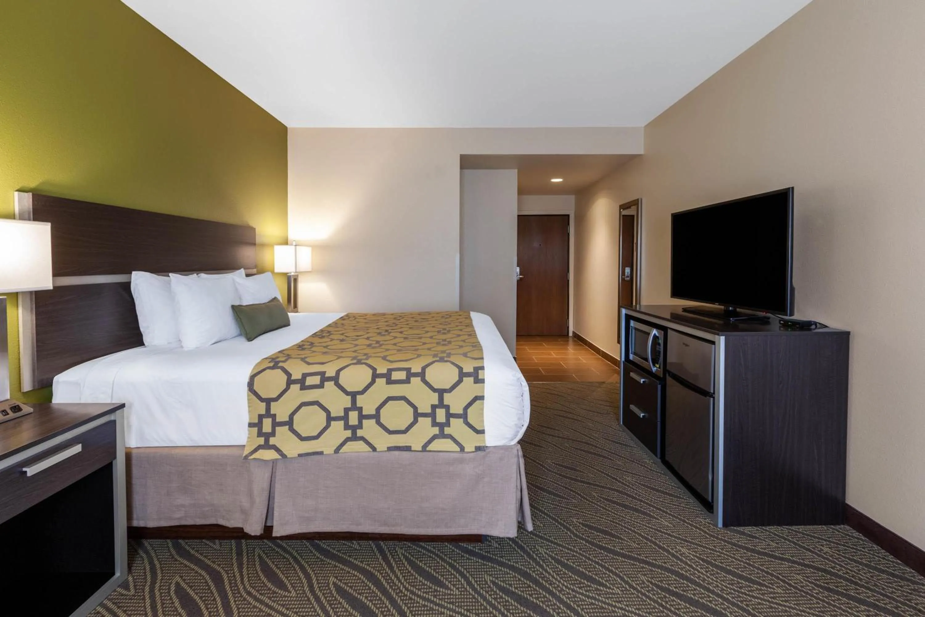 Bedroom, Bed in Baymont by Wyndham Beulah