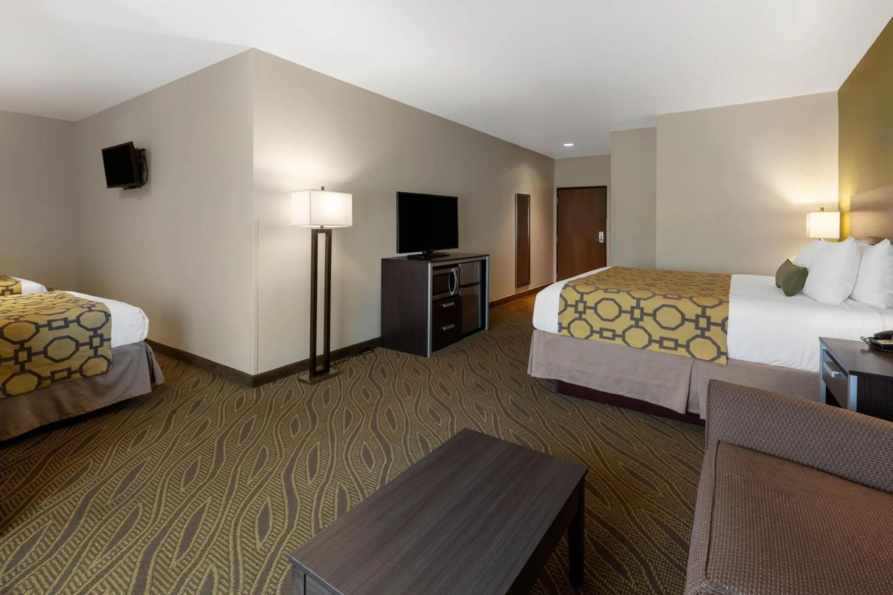 Photo of the whole room, Bed in Baymont by Wyndham Beulah