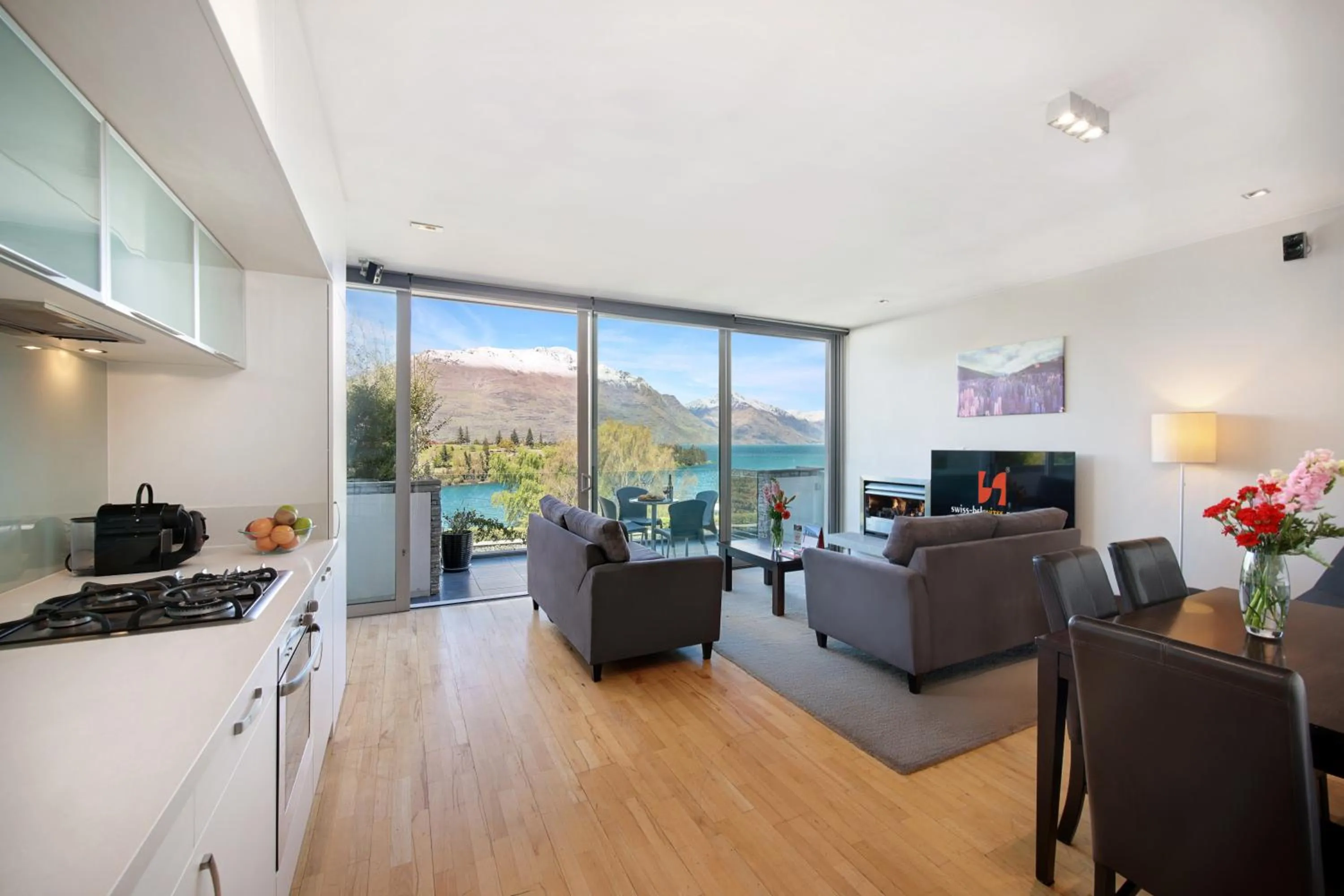 Living room in Swiss-Belsuites Pounamu Queenstown