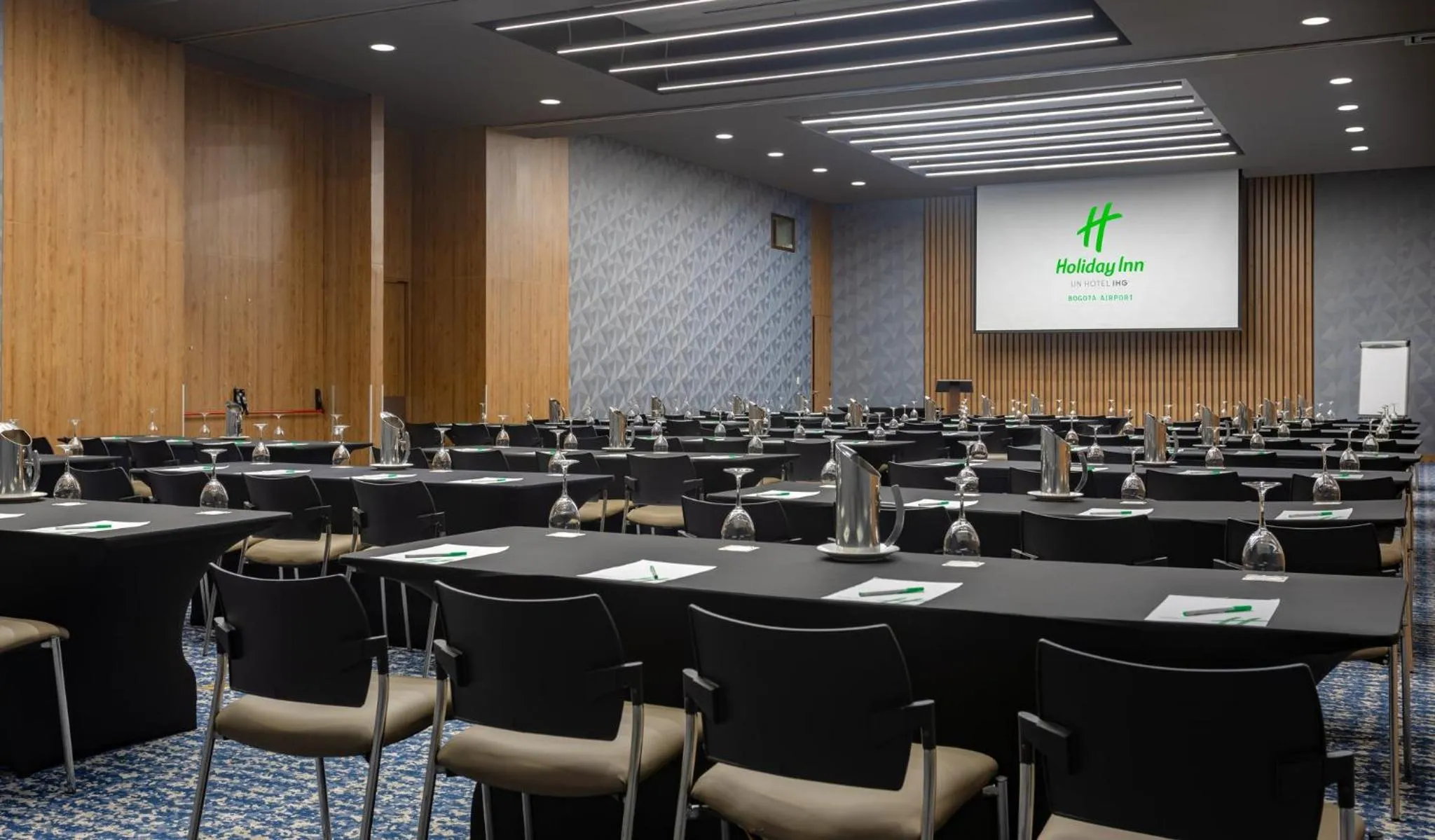 Meeting/conference room in Holiday Inn Bogota Airport by IHG