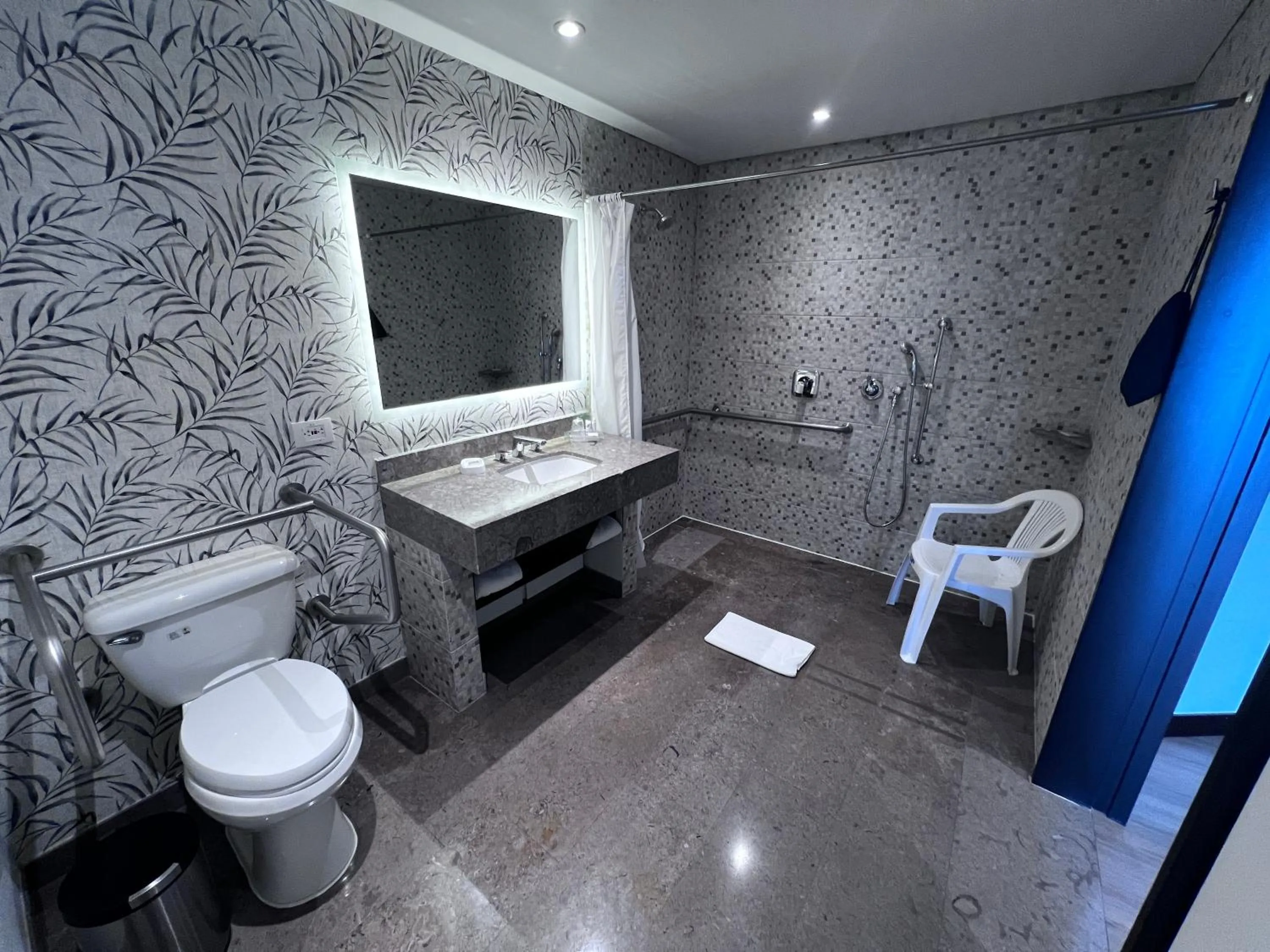 Bathroom in Holiday Inn Bogota Airport by IHG