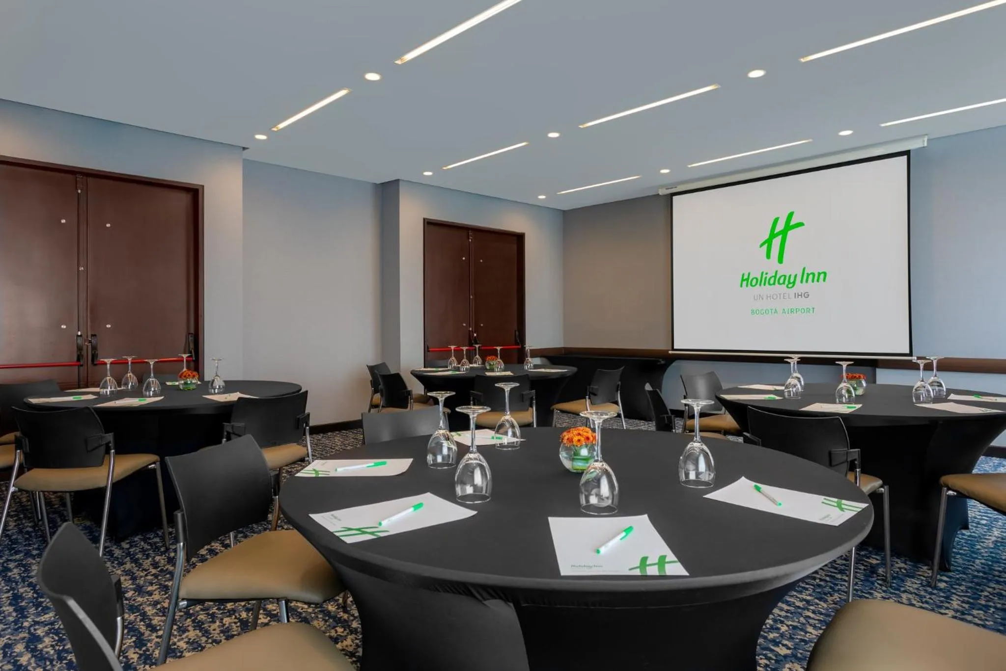 Meeting/conference room in Holiday Inn Bogota Airport by IHG