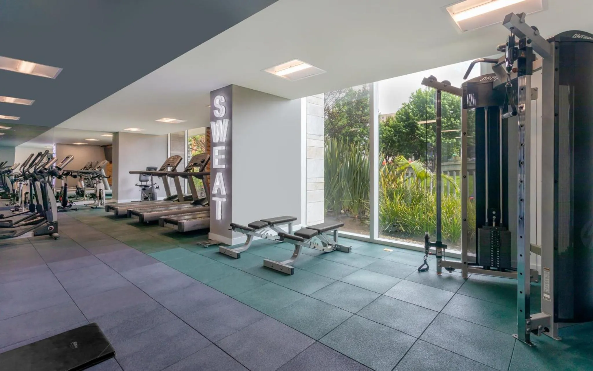 Fitness centre/facilities in Holiday Inn Bogota Airport by IHG