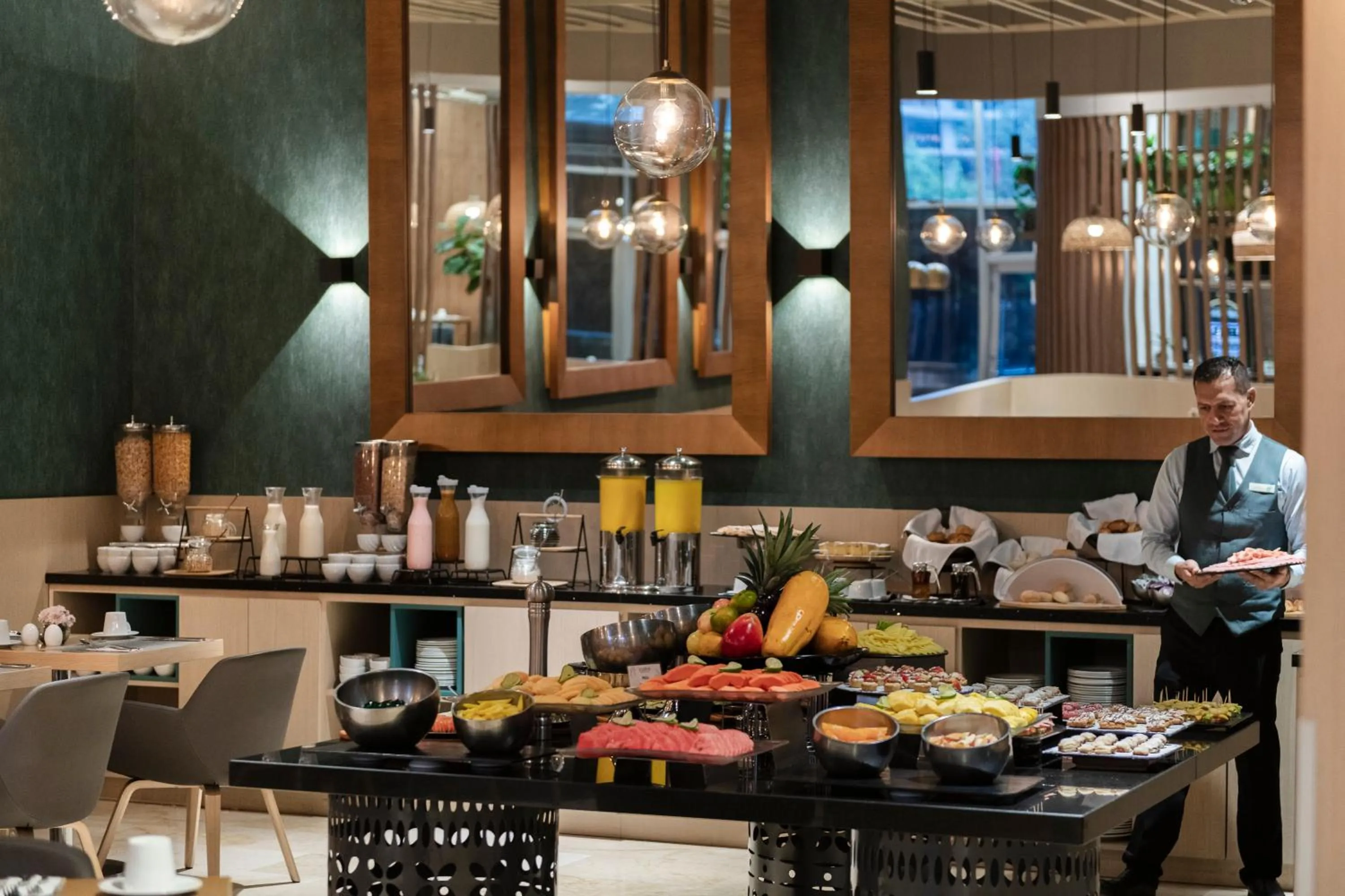 Breakfast in Holiday Inn Bogota Airport by IHG
