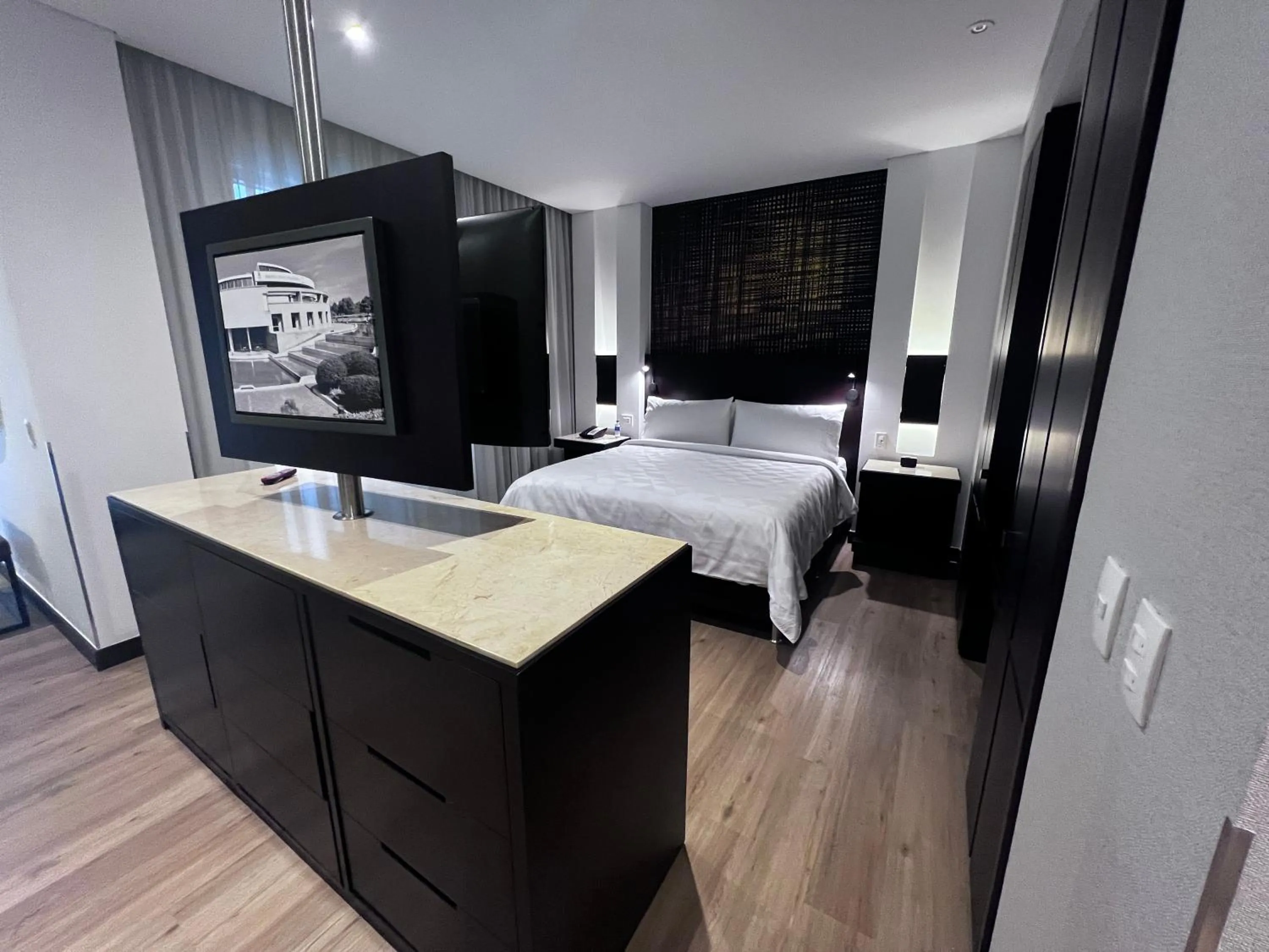 TV and multimedia, Bed in Holiday Inn Bogota Airport by IHG