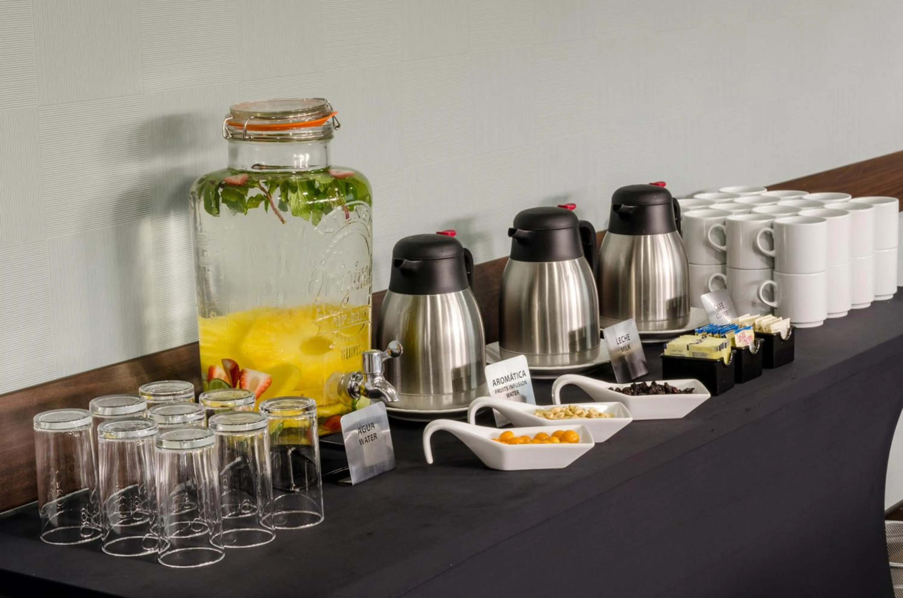 Meeting/conference room in Holiday Inn Bogota Airport by IHG