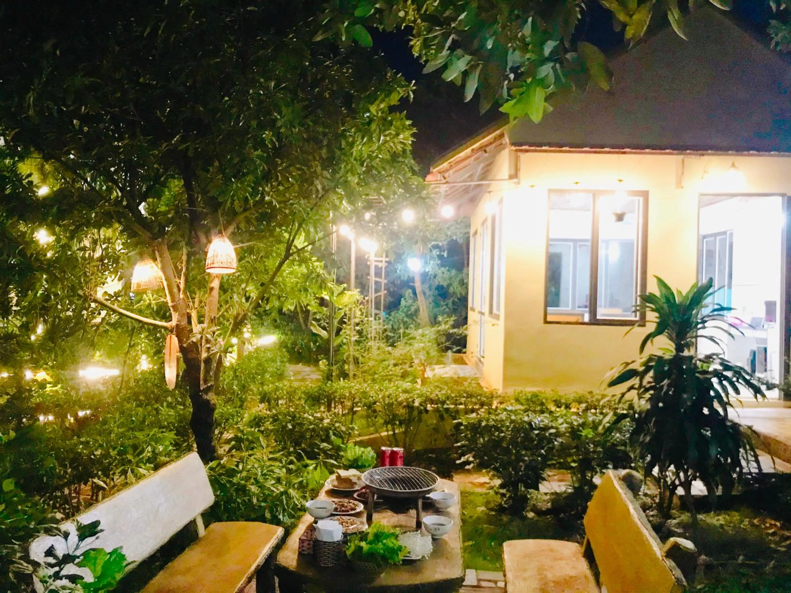 Restaurant/places to eat in Sunny Trang An homestay