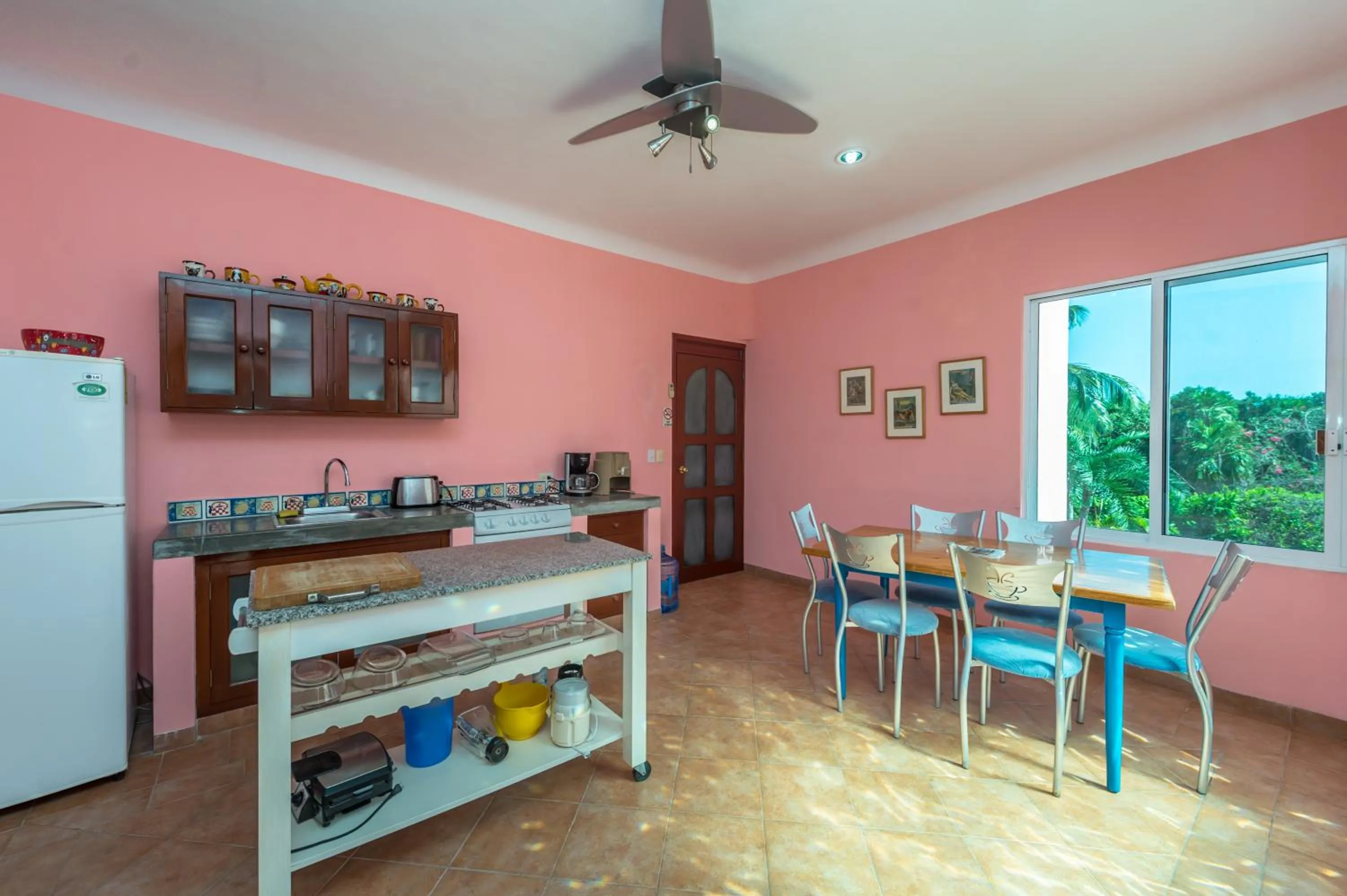 Kitchen or kitchenette in Casa Gatos