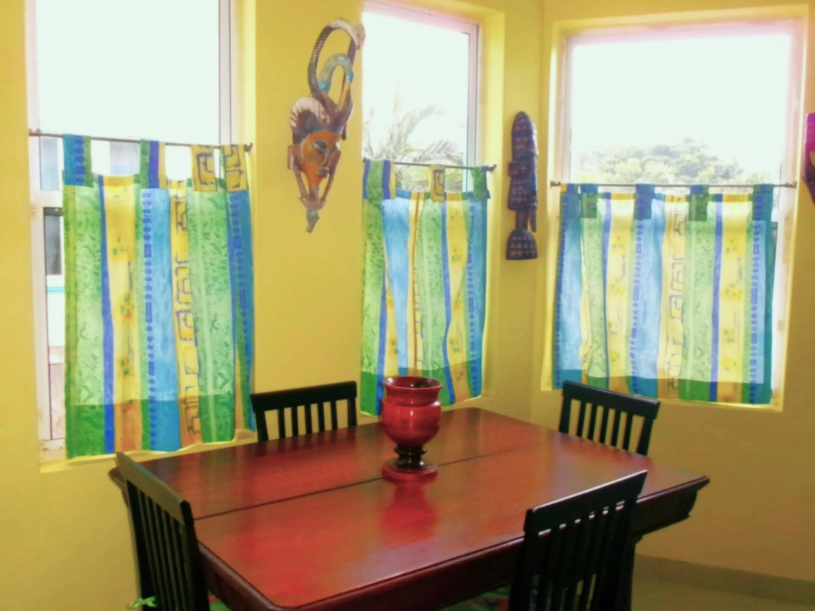Dining area in Casa Gatos