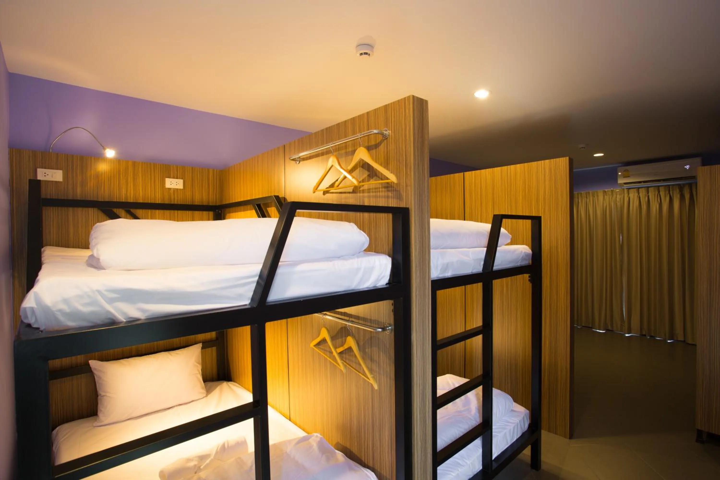 bunk bed, Bed in iNest Poshtel