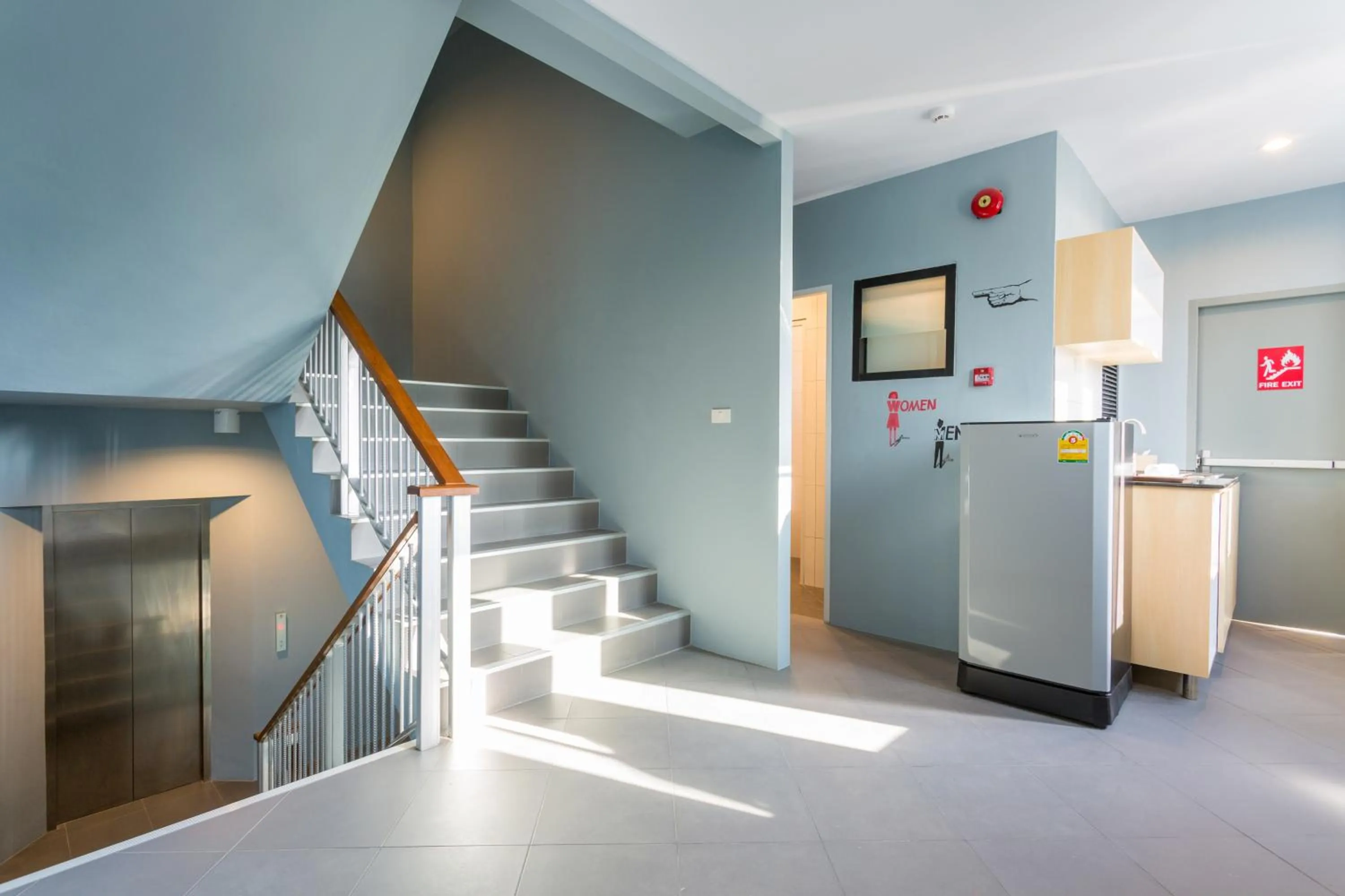 Communal kitchen in iNest Poshtel