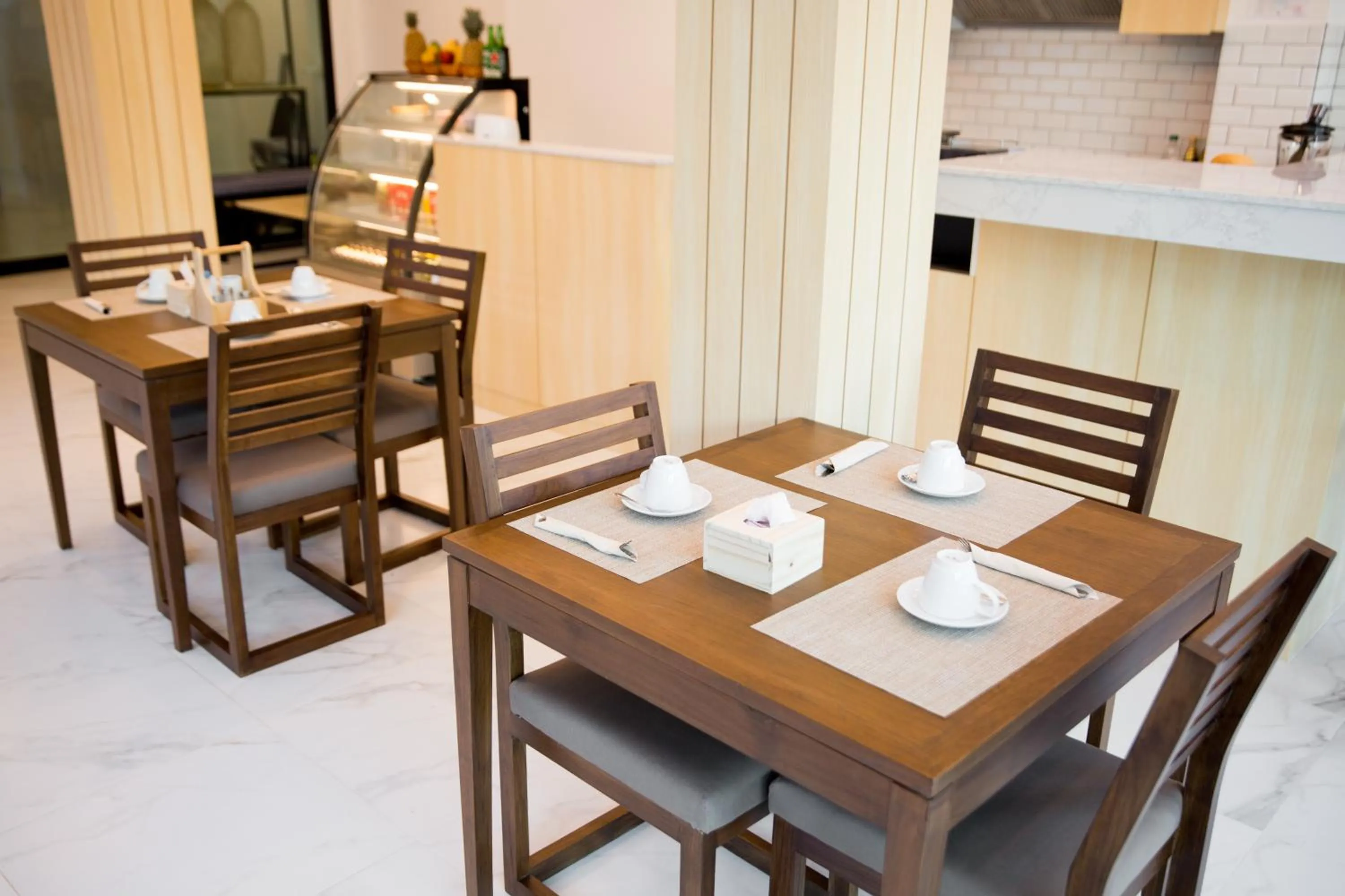 Restaurant/places to eat in iNest Poshtel