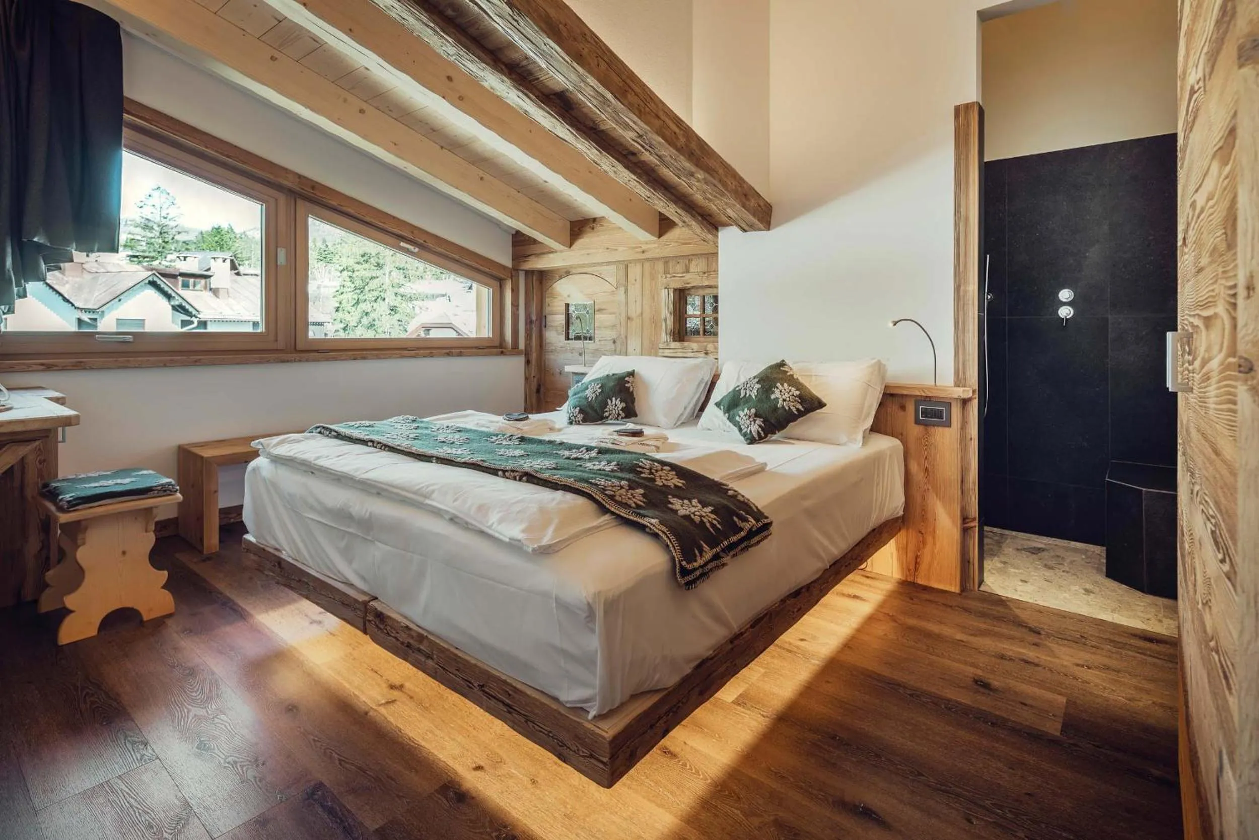 Bed in Hotel Ciasa Lorenzi