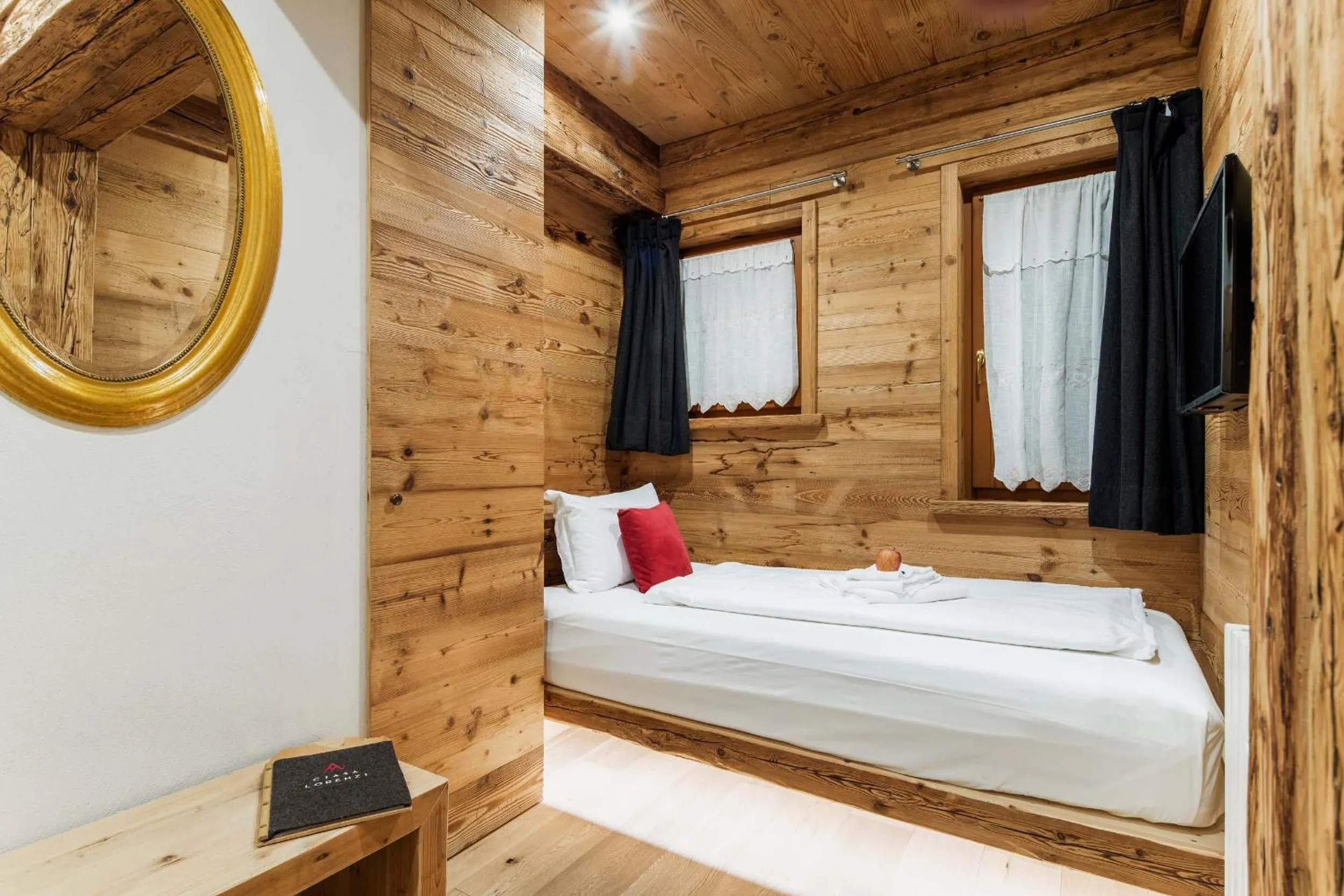 Bed in Hotel Ciasa Lorenzi