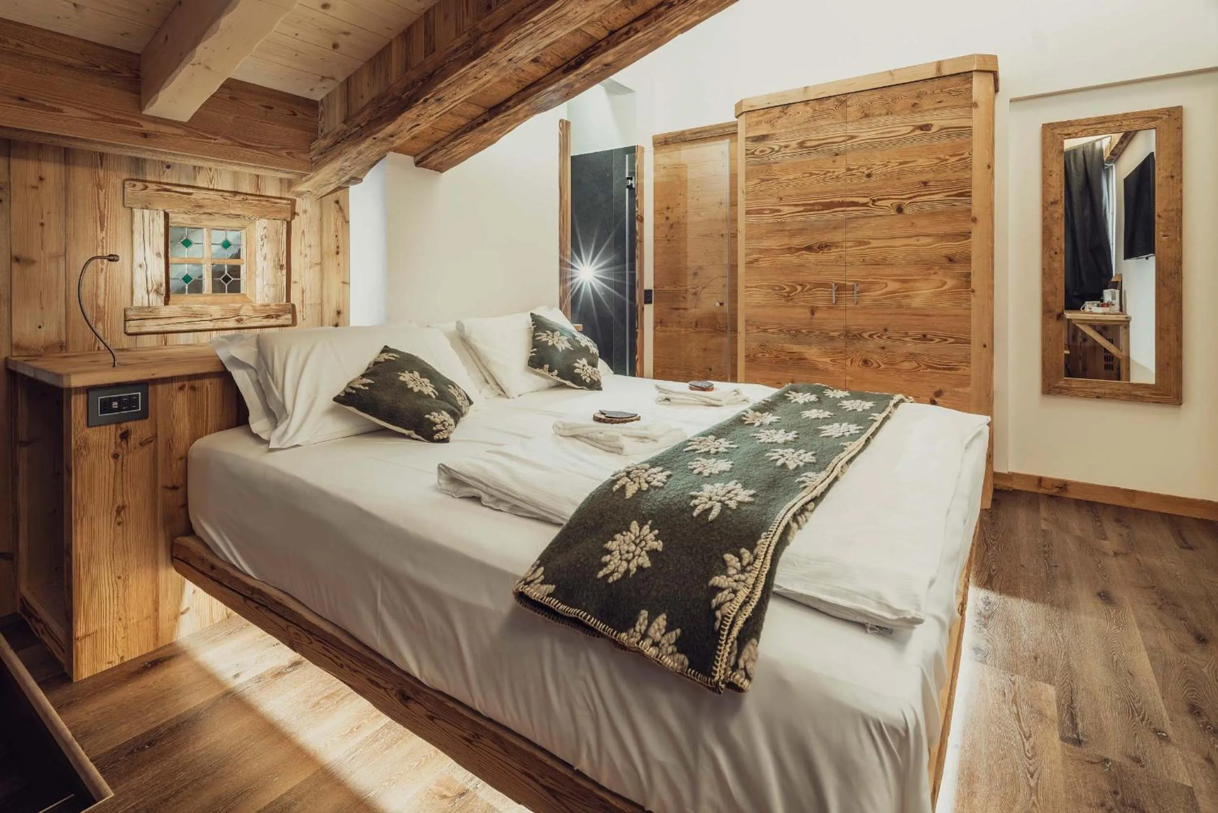 Bed in Hotel Ciasa Lorenzi