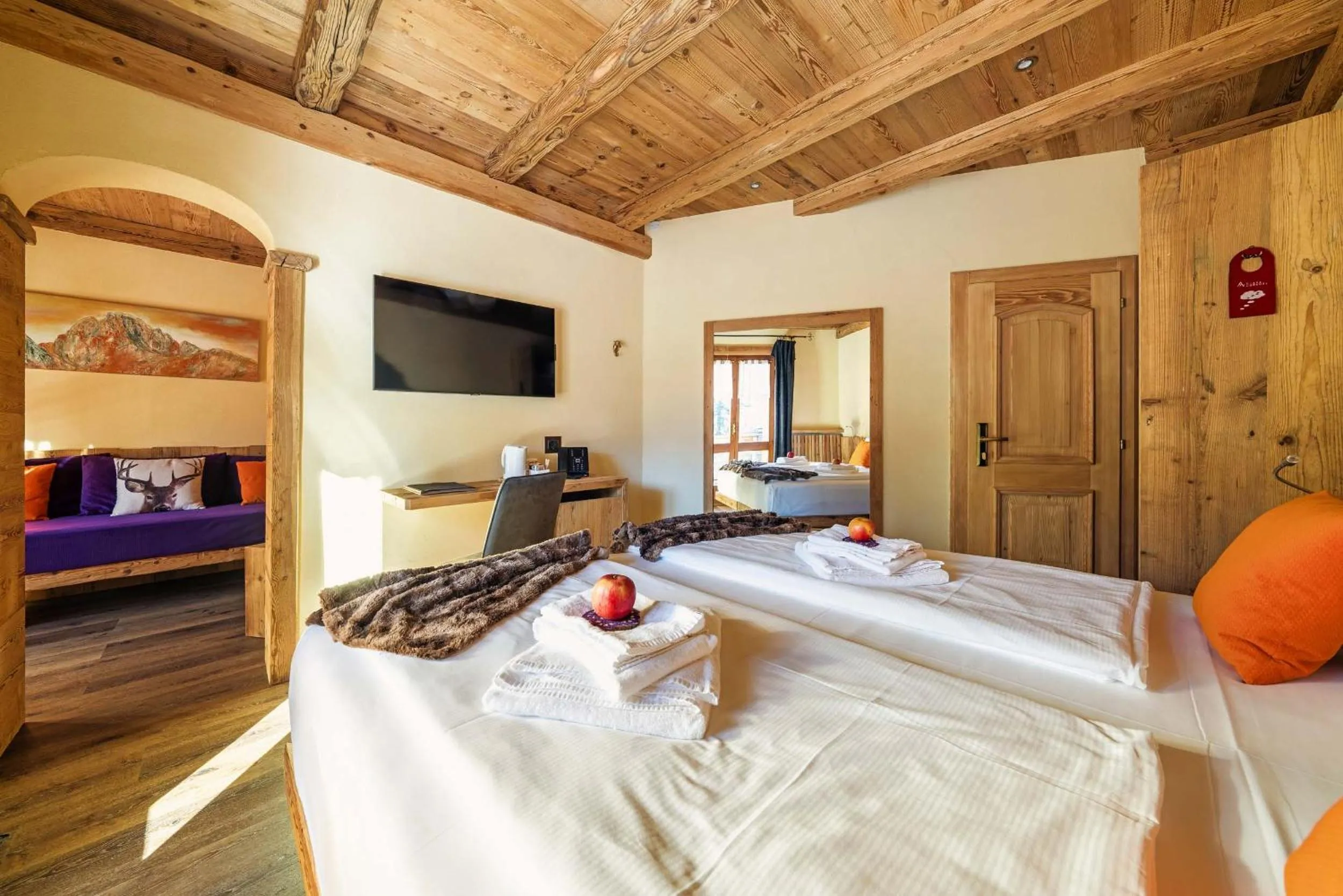 Bed in Hotel Ciasa Lorenzi