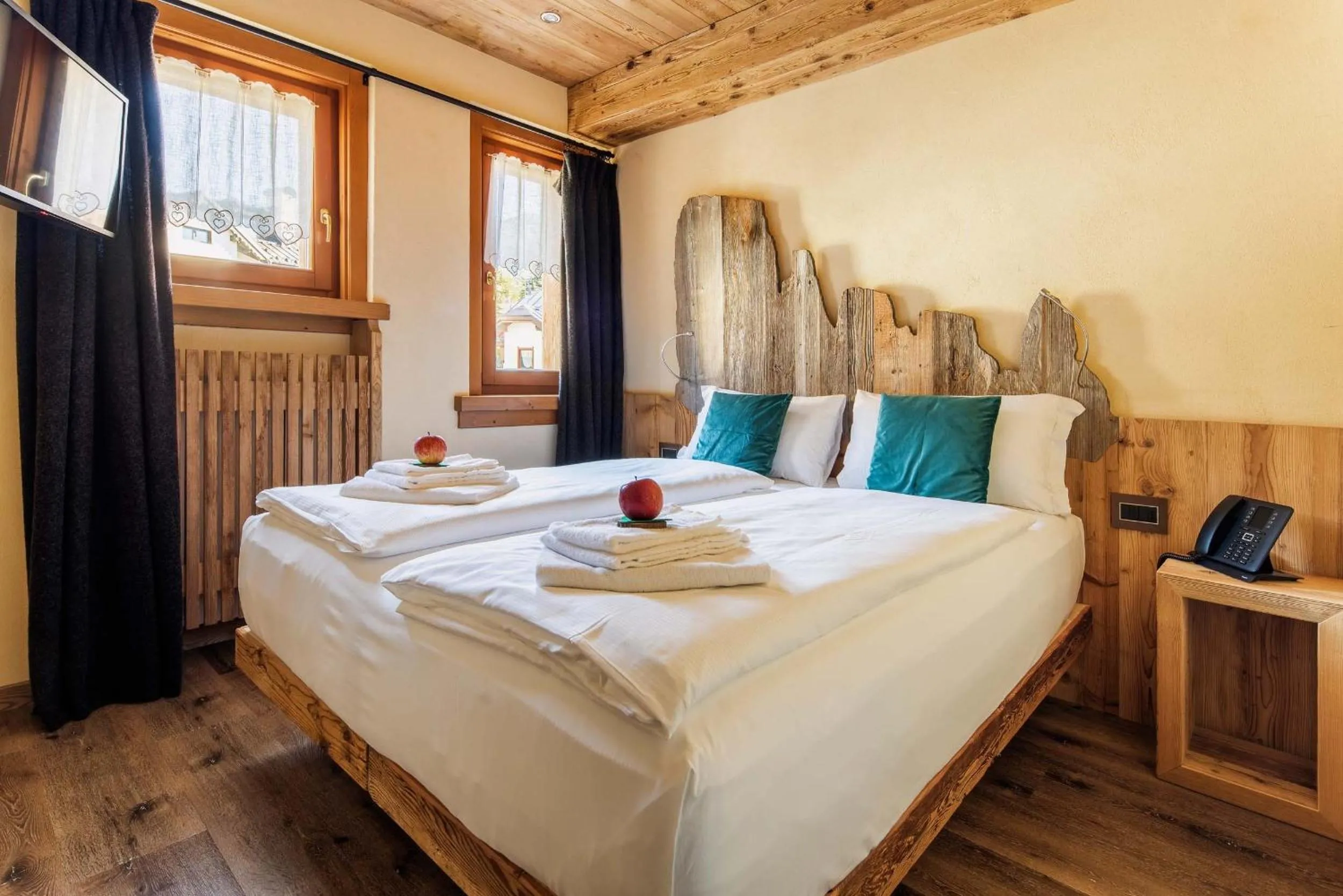 Bed in Hotel Ciasa Lorenzi