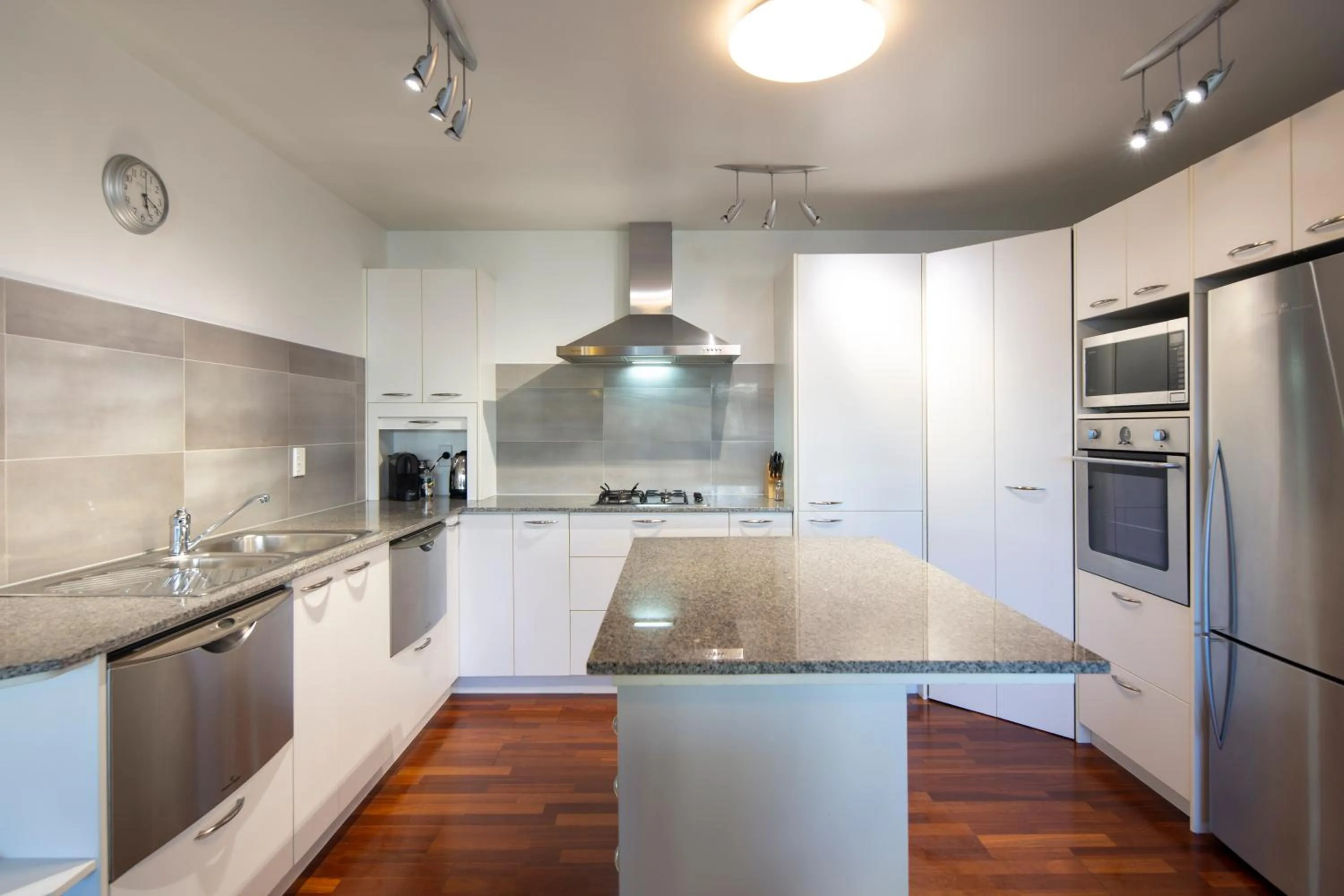 Kitchen or kitchenette in The Glebe Apartments