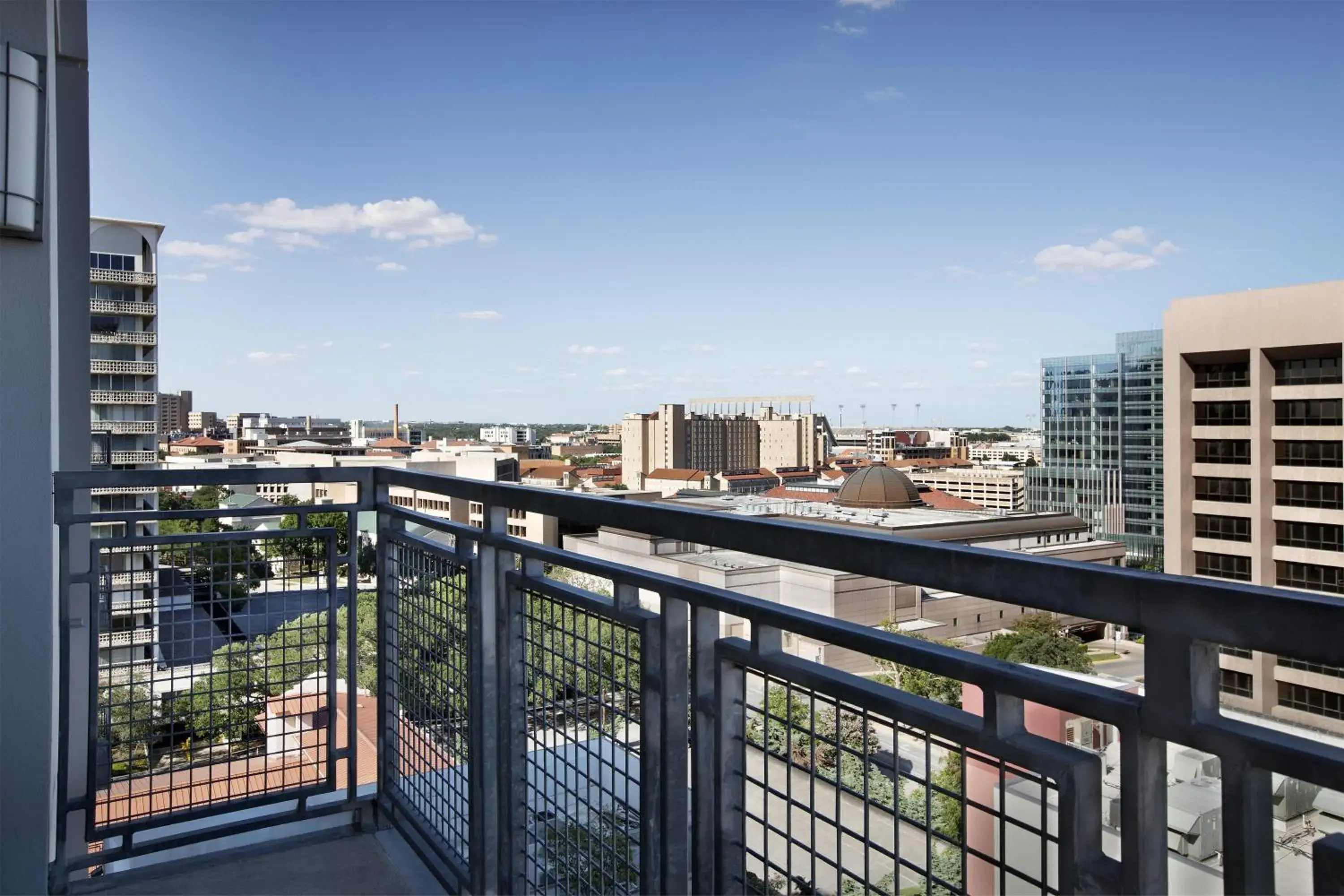 King Room with Balcony - Hearing Accessible/Non-Smoking in Hampton Inn and Suites Austin University Capitol King Room with Balcony - Hearing Accessible/Non-Smoking in Hampton Inn and Suites Austin University Capitol