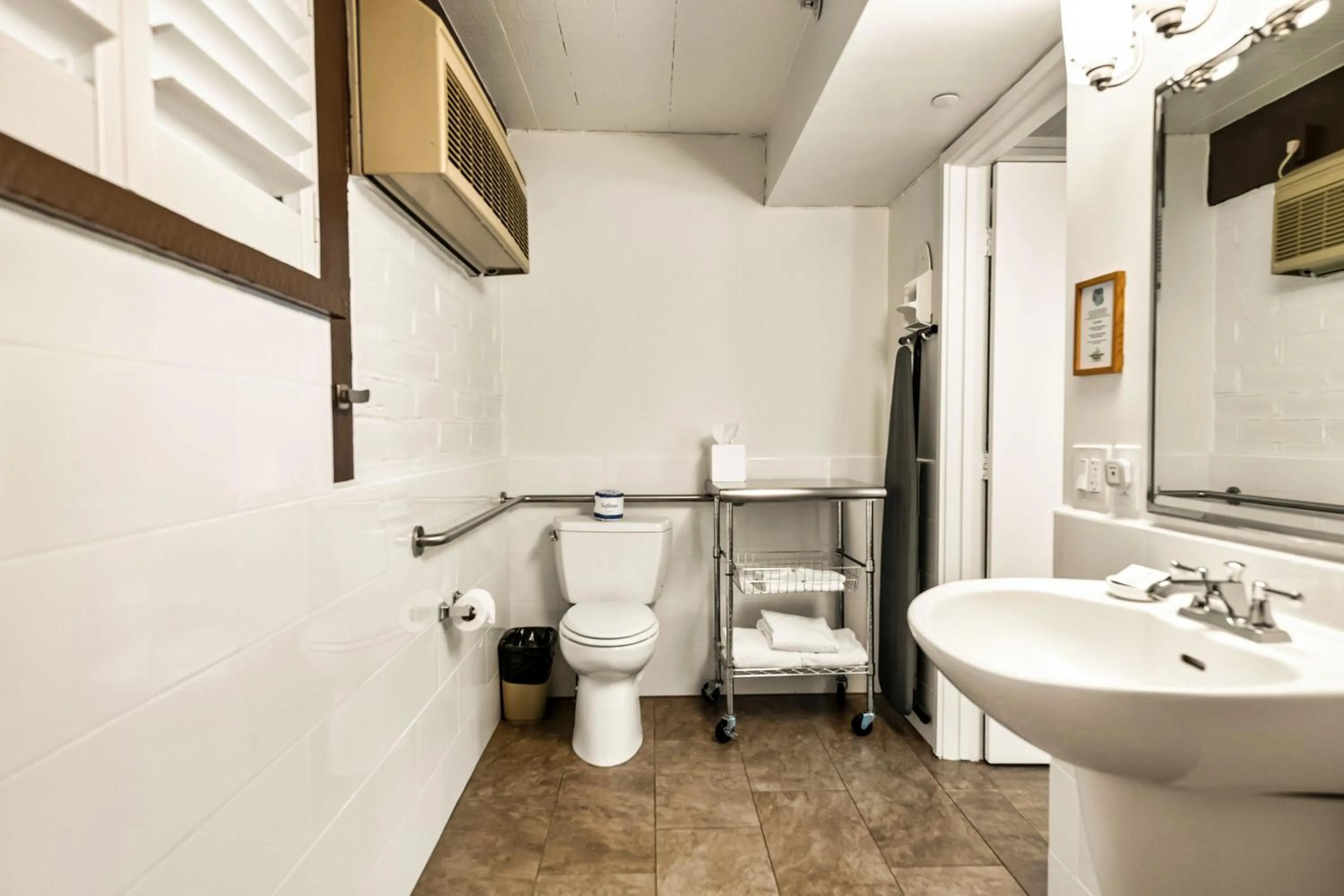 Bathroom in El Pueblo Inn